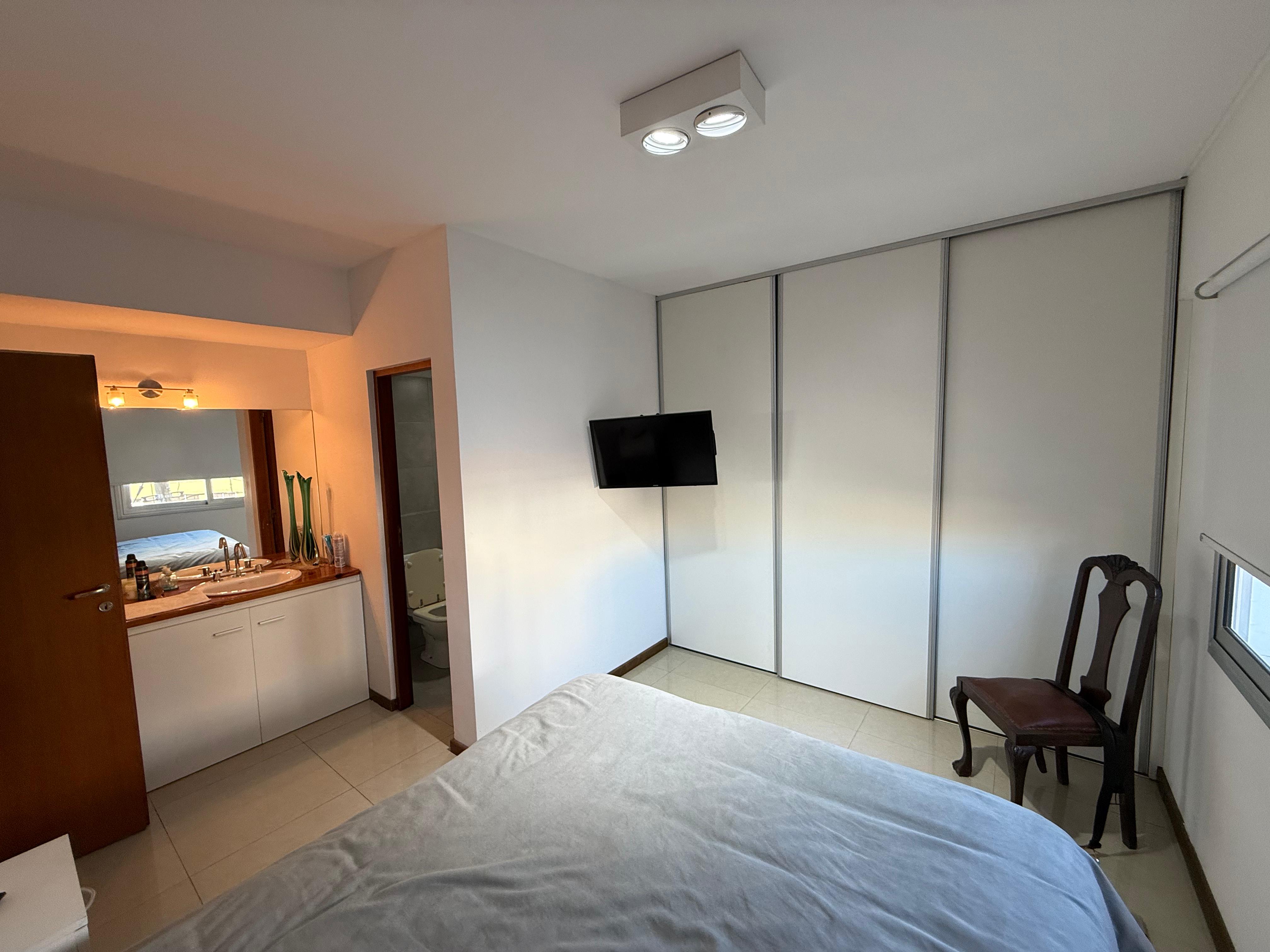 aparopropiedades - Departamento de 3 ambientes con cochera en Quilmes 