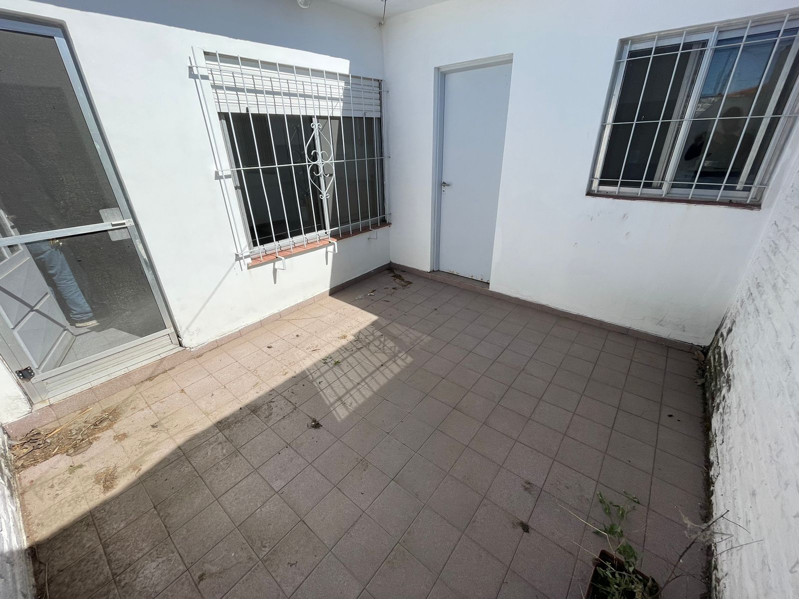 aparopropiedades - Casa en alquiler en Bernal