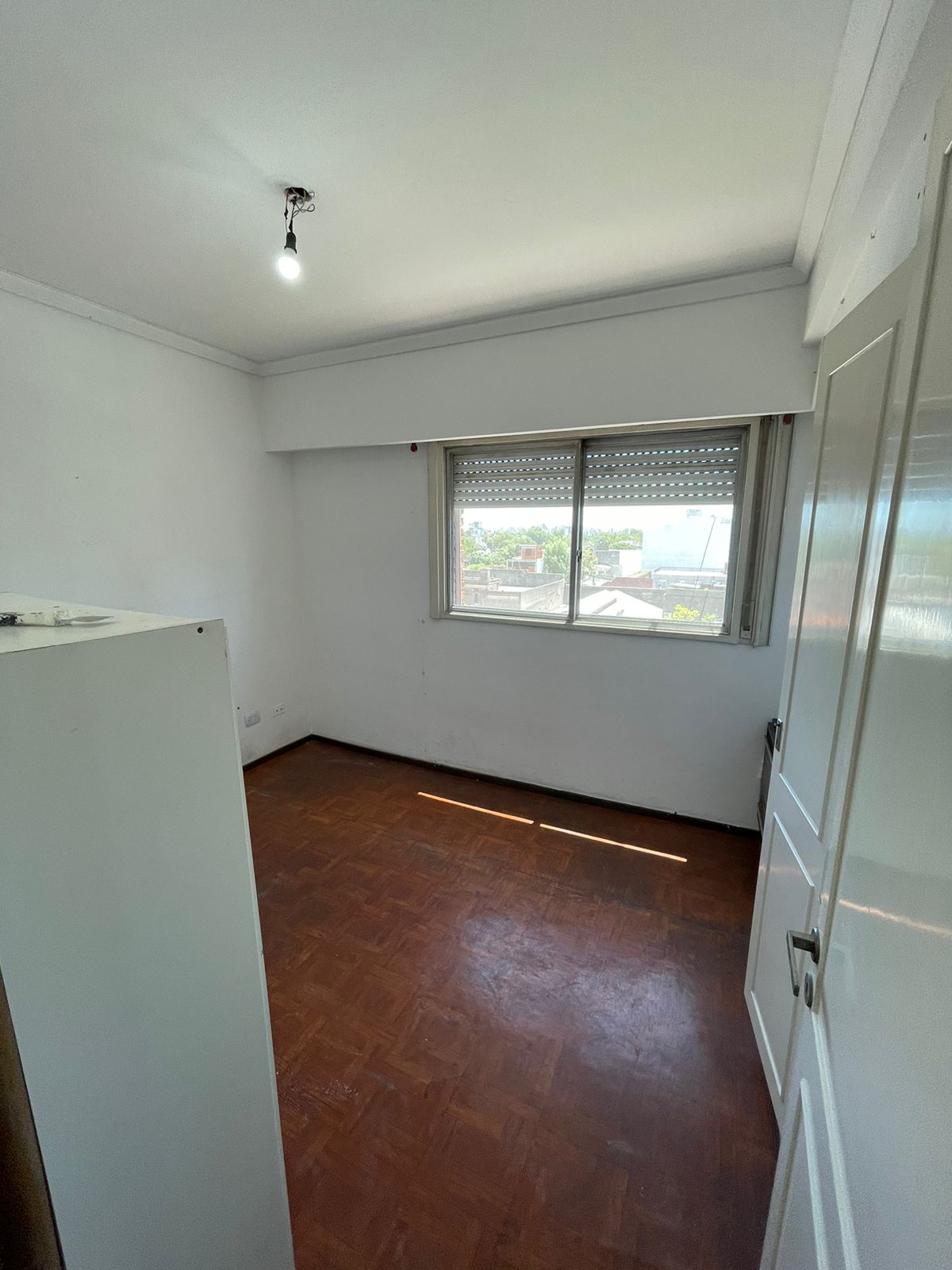 aparopropiedades - Departamento de 4 ambientes con cochera en Quilmes centro