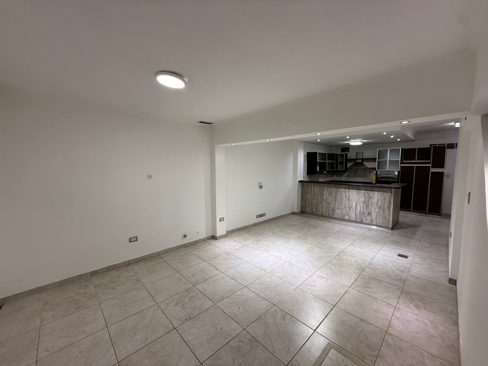 aparopropiedades - Departamento de 3 ambientes en Quilmes Oeste