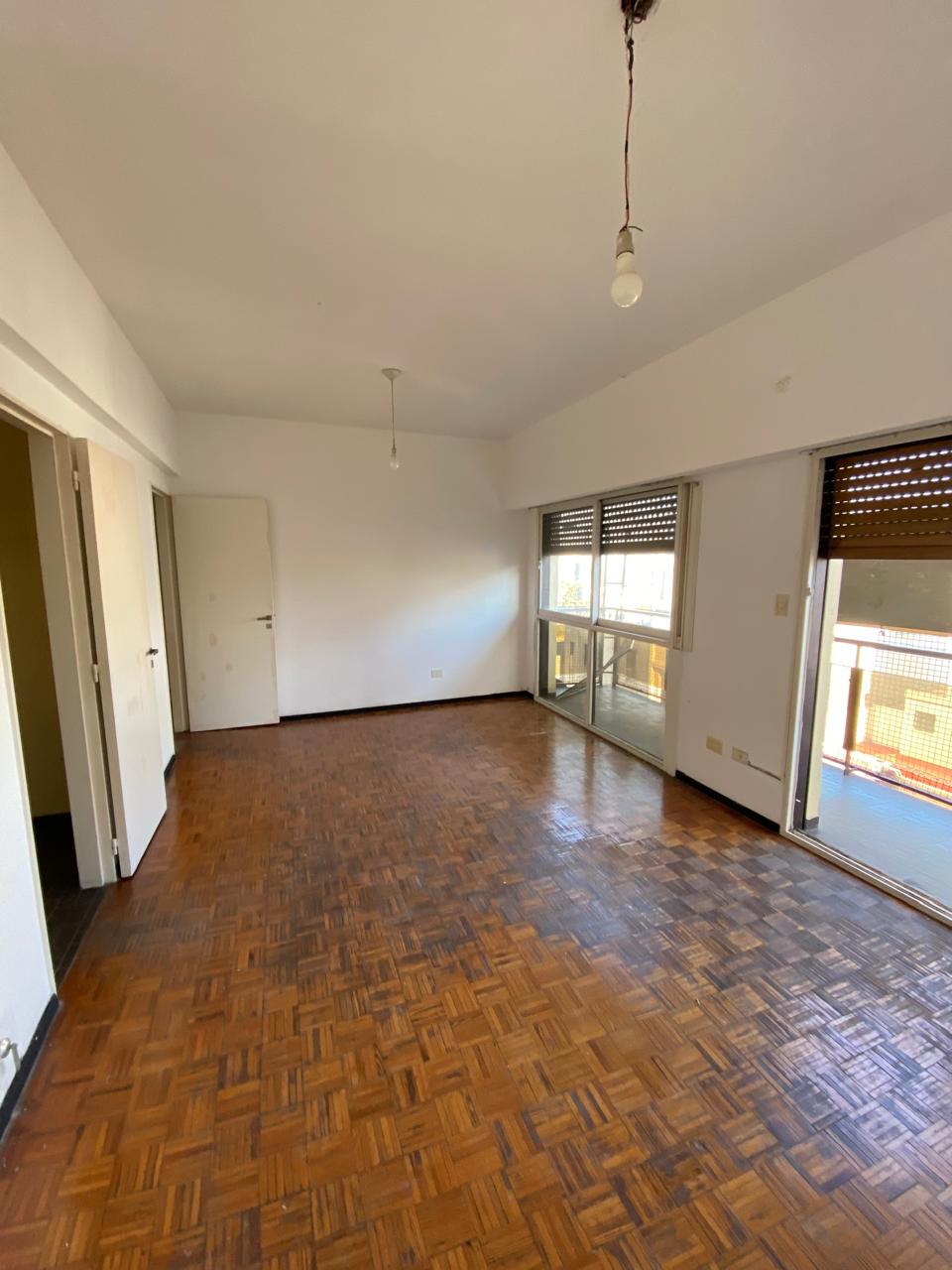 aparopropiedades - Departamento de 3 ambientes en Quilmes centro