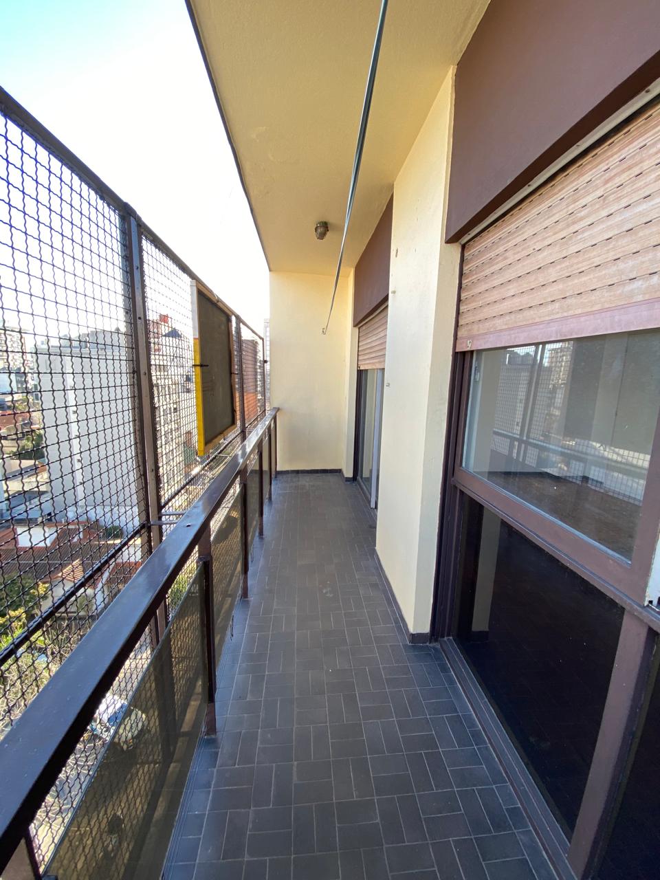 aparopropiedades - Departamento de 3 ambientes en Quilmes centro
