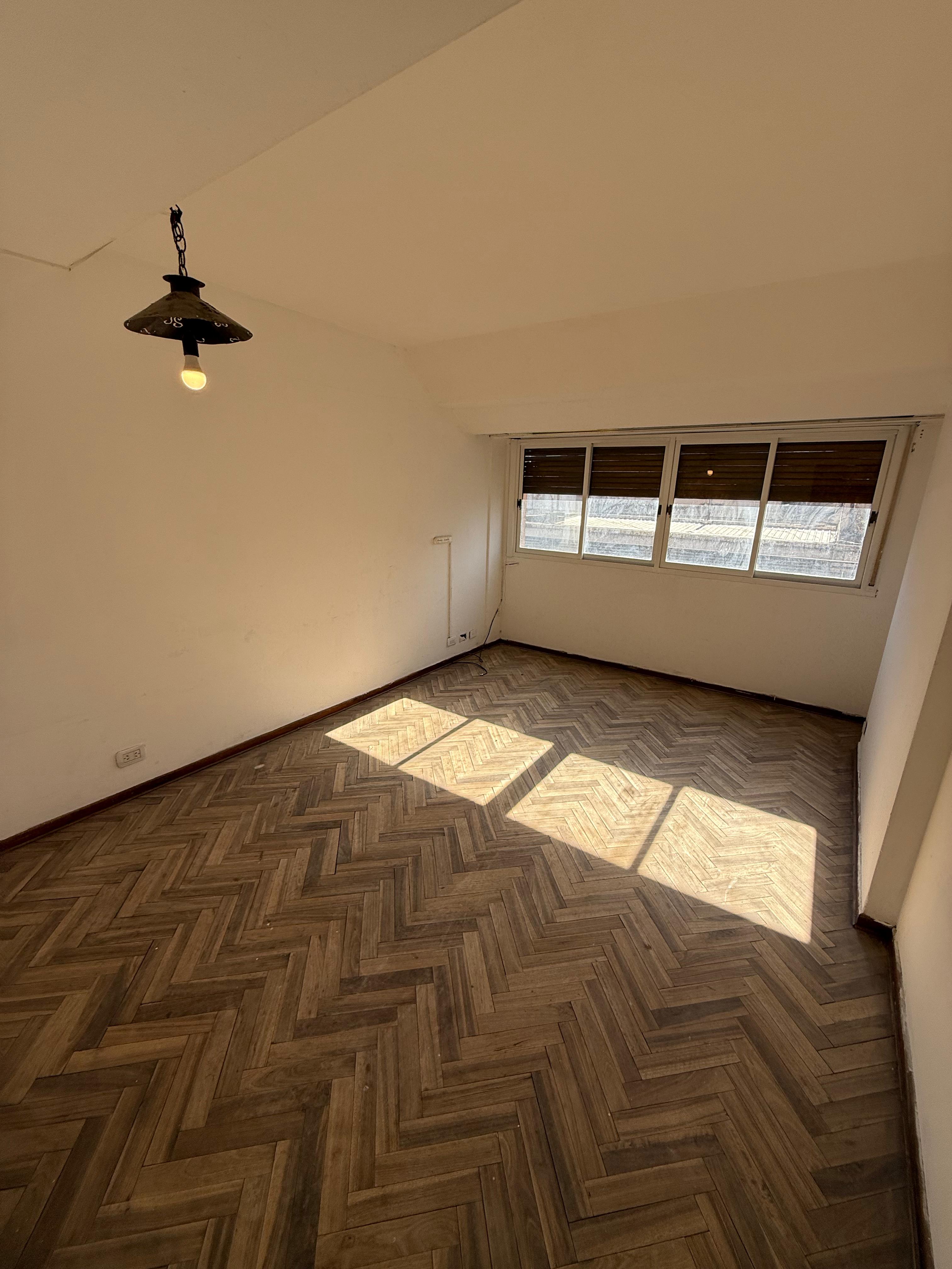aparopropiedades - Departamento de 3 ambientes en Quilmes Centro
