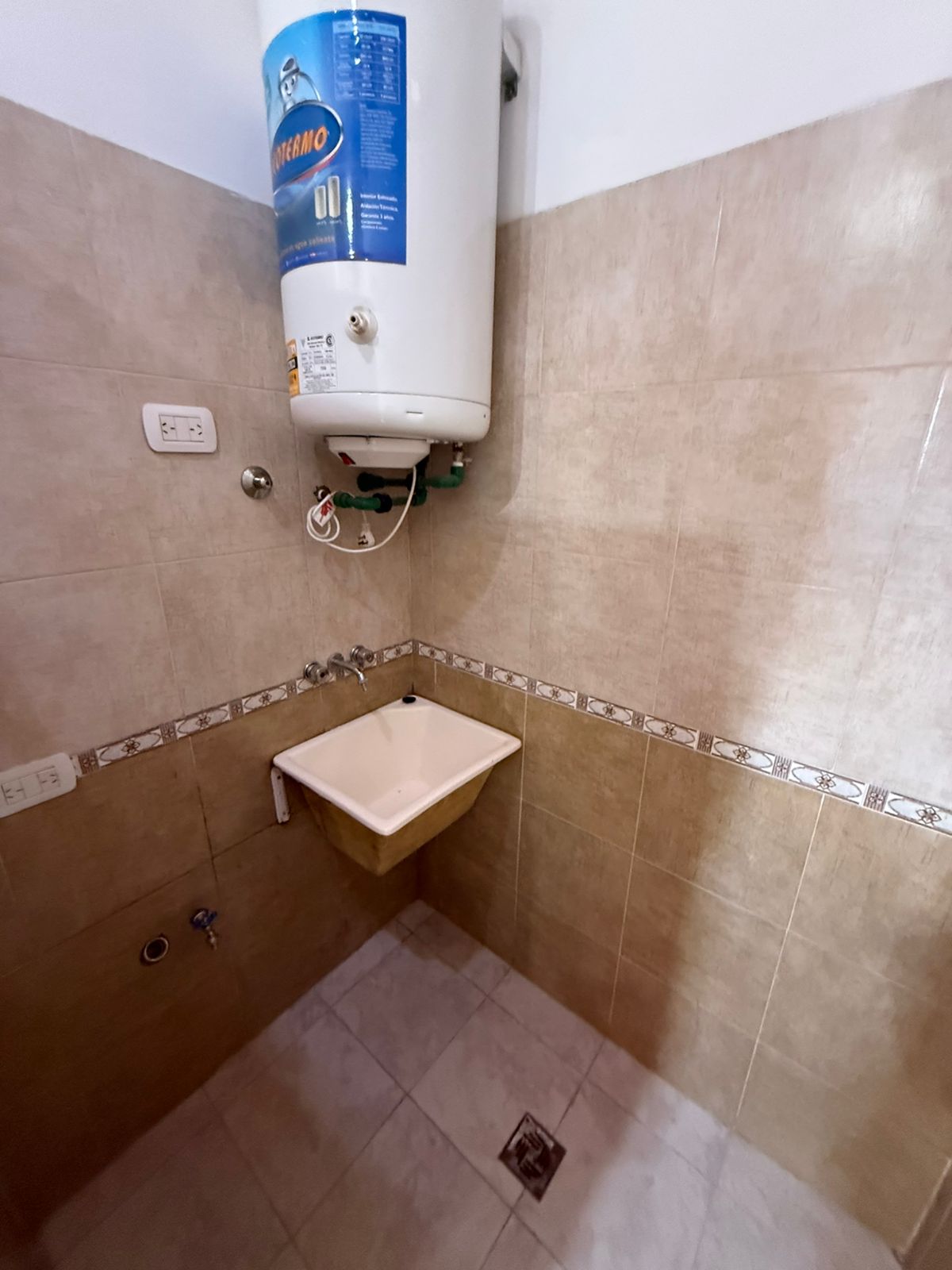 aparopropiedades - Monoambiente en alquiler en Planta Alta