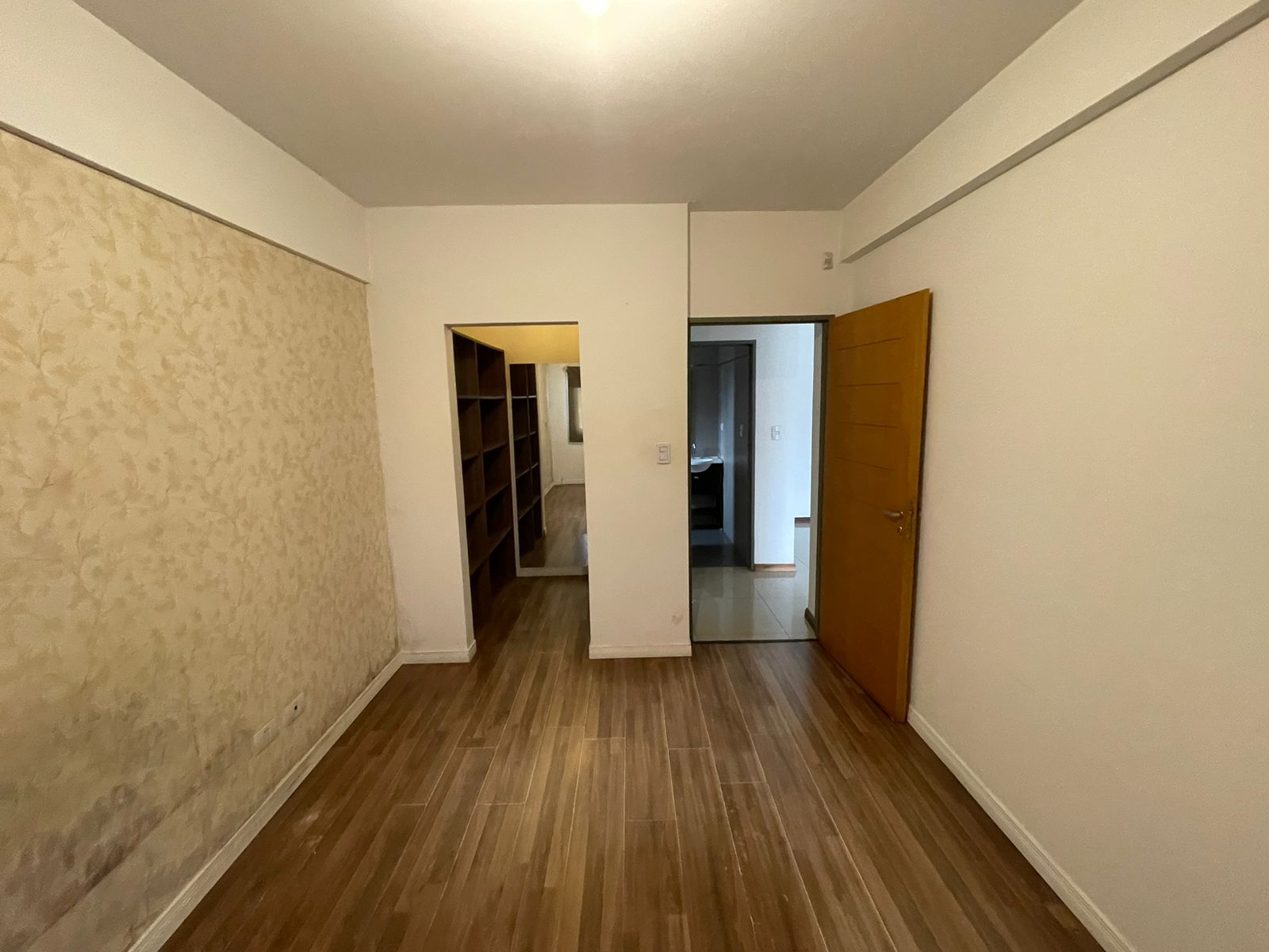 aparopropiedades - Departamento de 2 ambientes con cochera