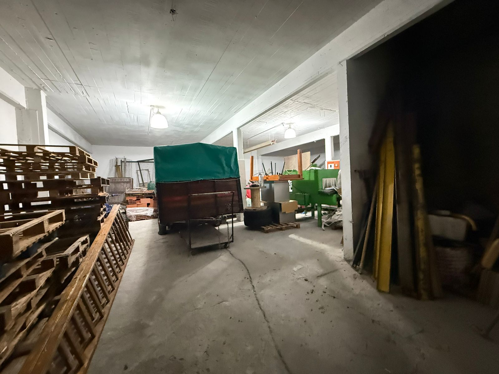 aparopropiedades - Galpón industrial en Quilmes - Excelente Oportunidad de Inversión 