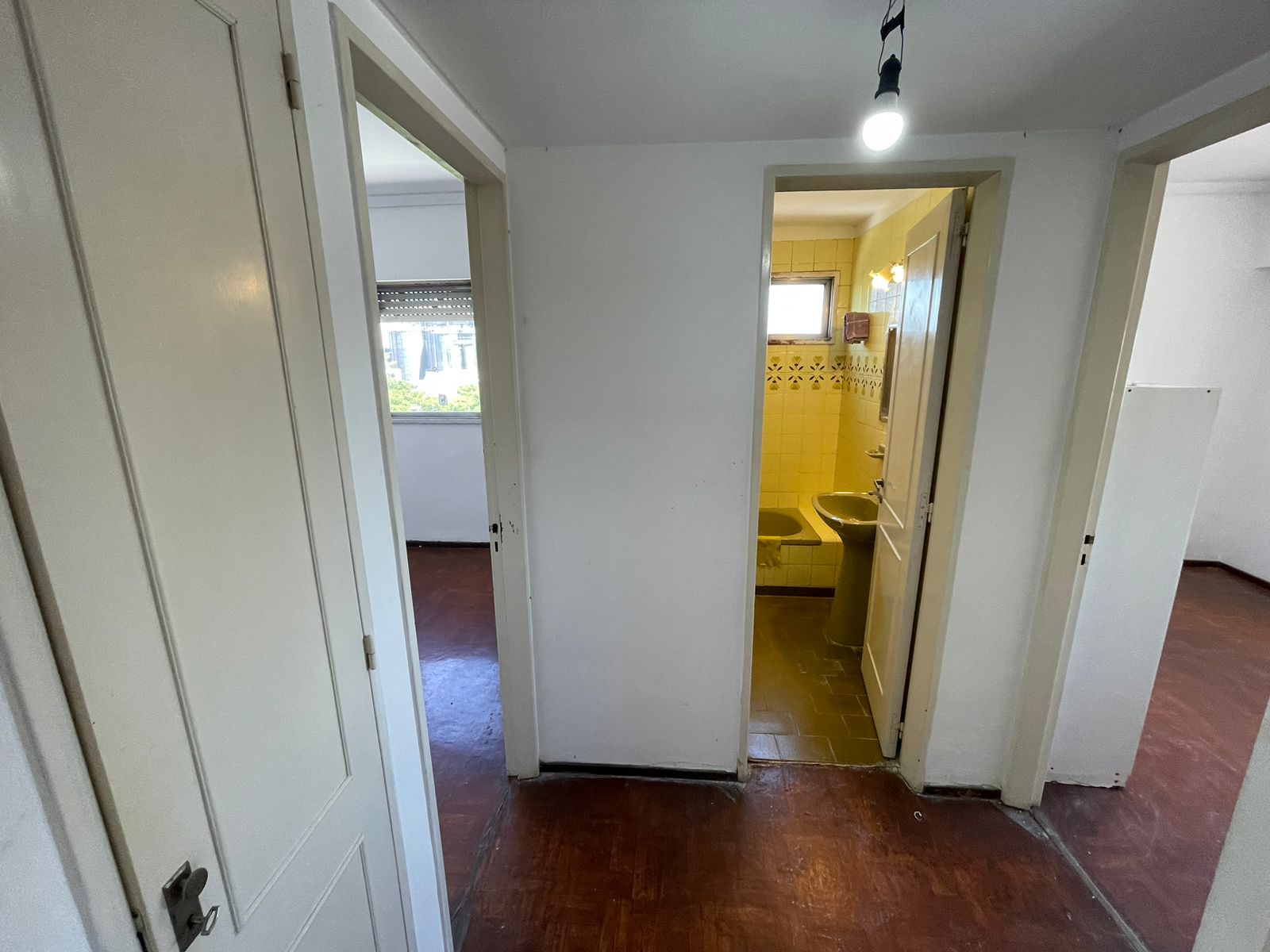 aparopropiedades - Departamento de 4 ambientes con cochera en Quilmes centro