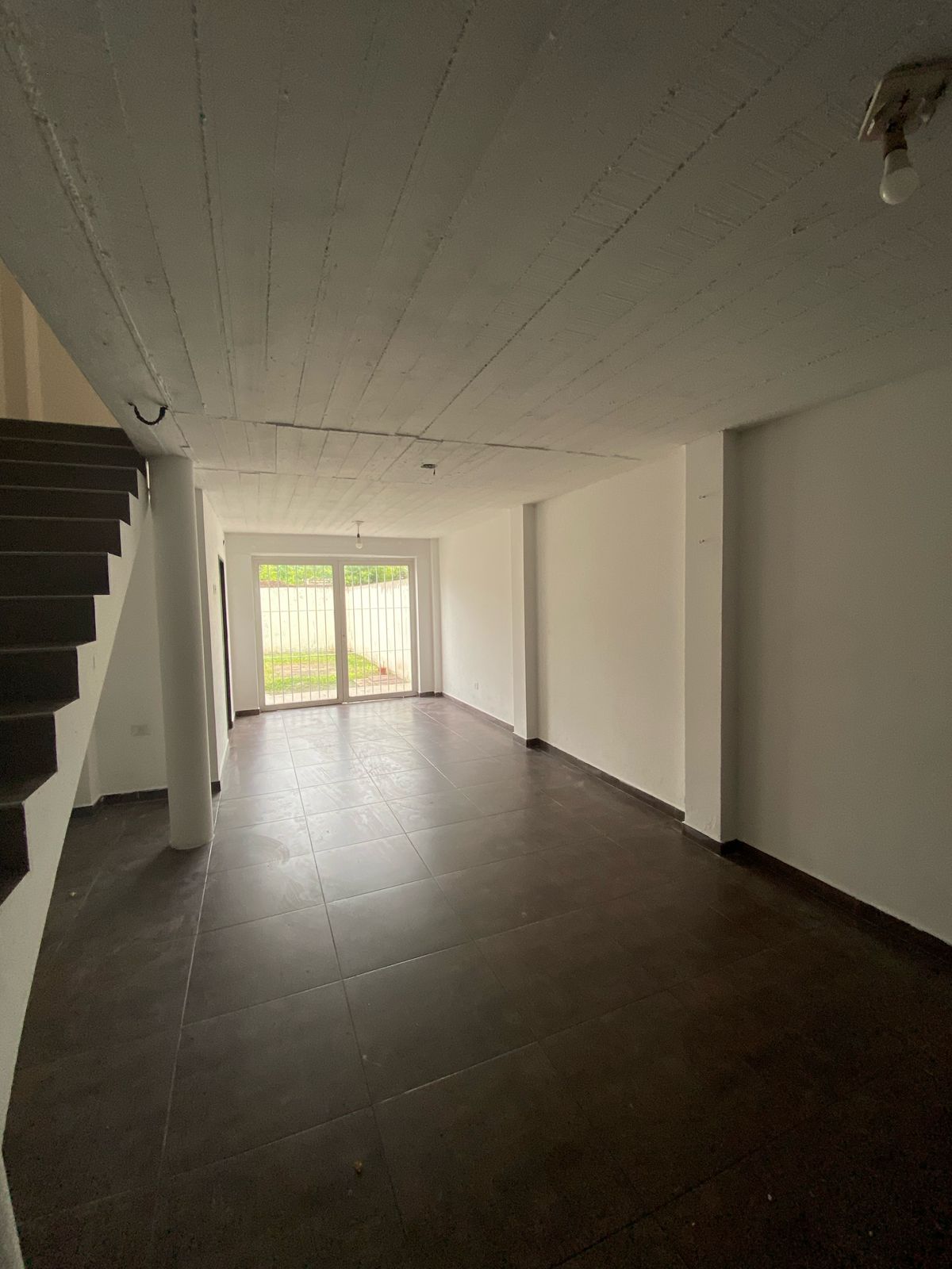 aparopropiedades - Triplex en Alquiler