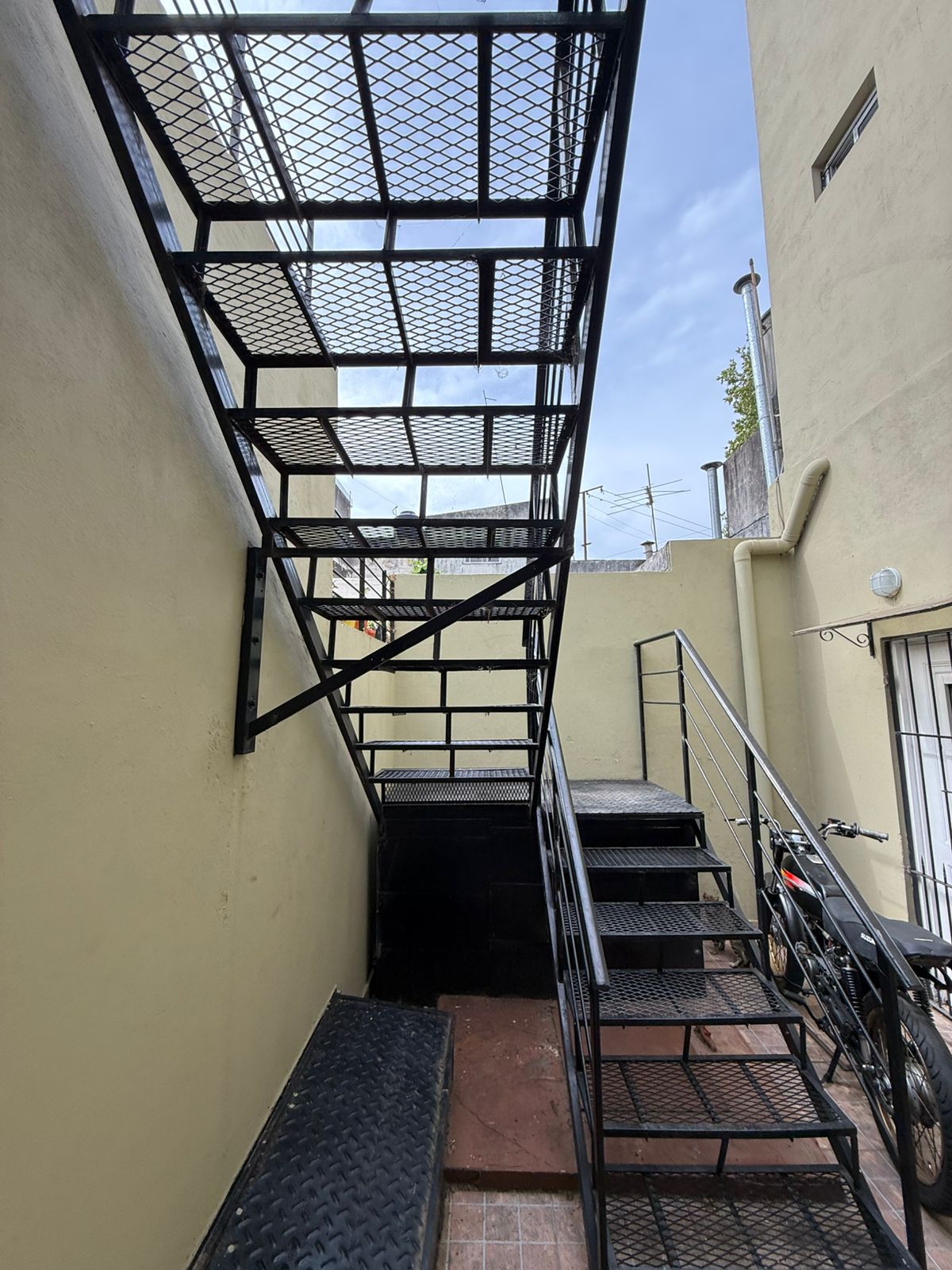 aparopropiedades - Monoambiente en alquiler en Planta Alta