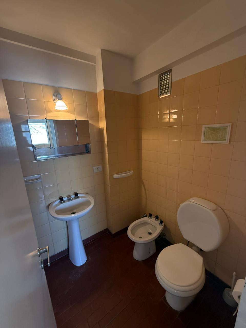 aparopropiedades - Departamento  de 2 ambientes en Quilmes centro