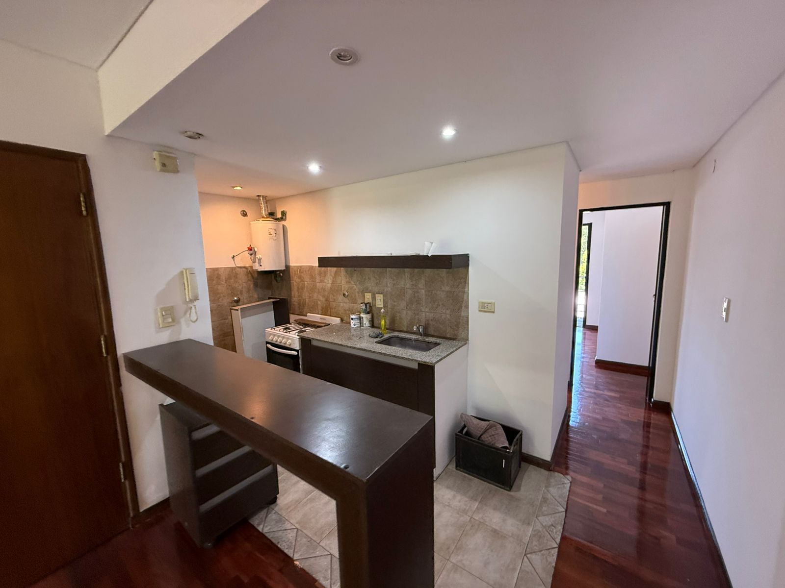 aparopropiedades - Departamento de 2 ambientes con cochera en Quilmes 