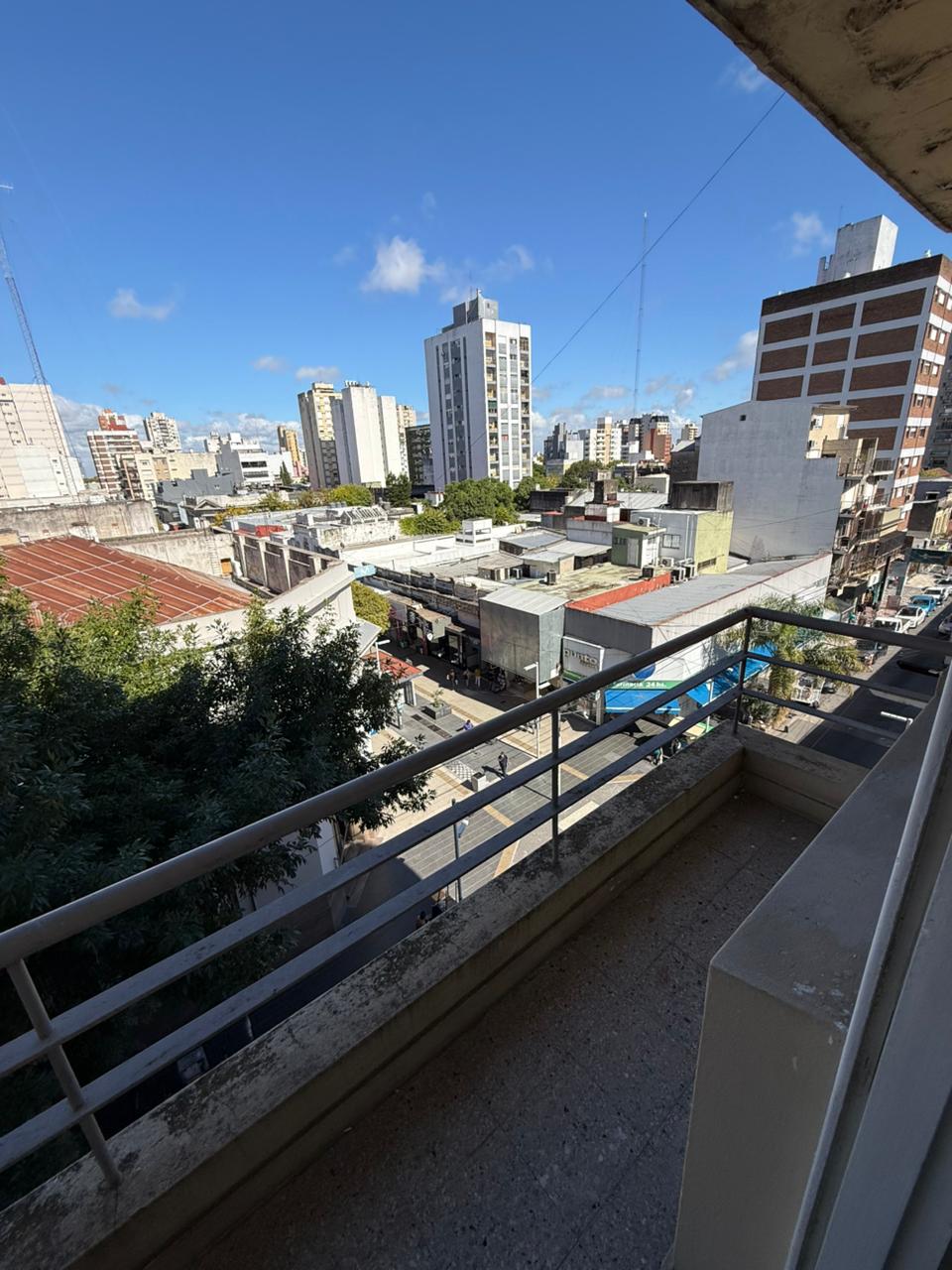 aparopropiedades - Oficina en Quilmes centro en alquiler