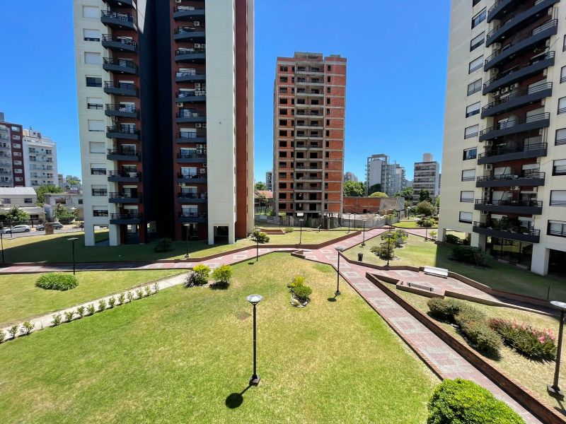 aparopropiedades - Departamento de 3 ambientes c/ cochera en Terrazas de Quilmes