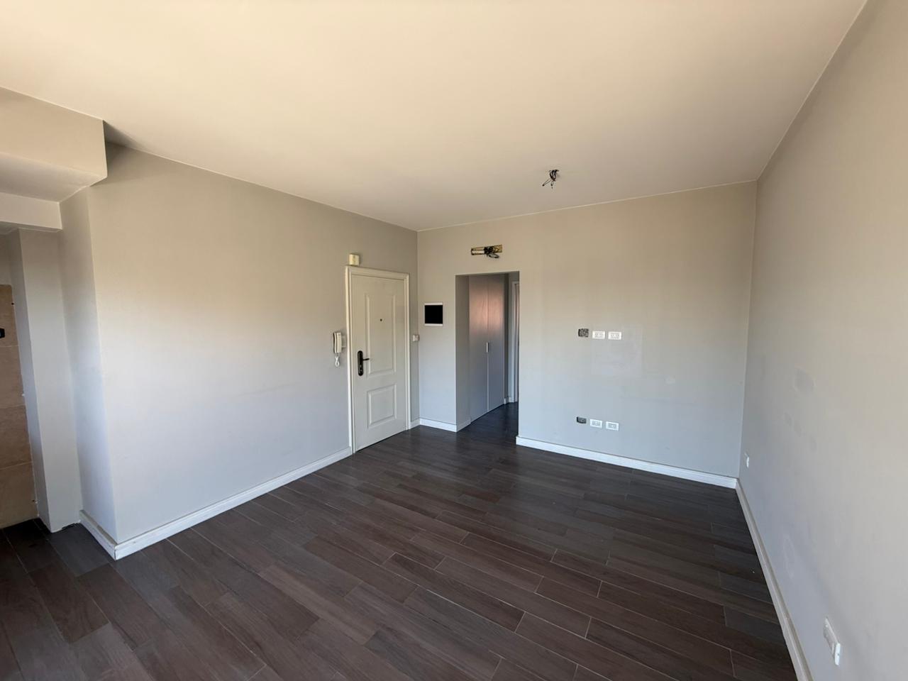 aparopropiedades - Departamento de 2 ambientes con cochera 