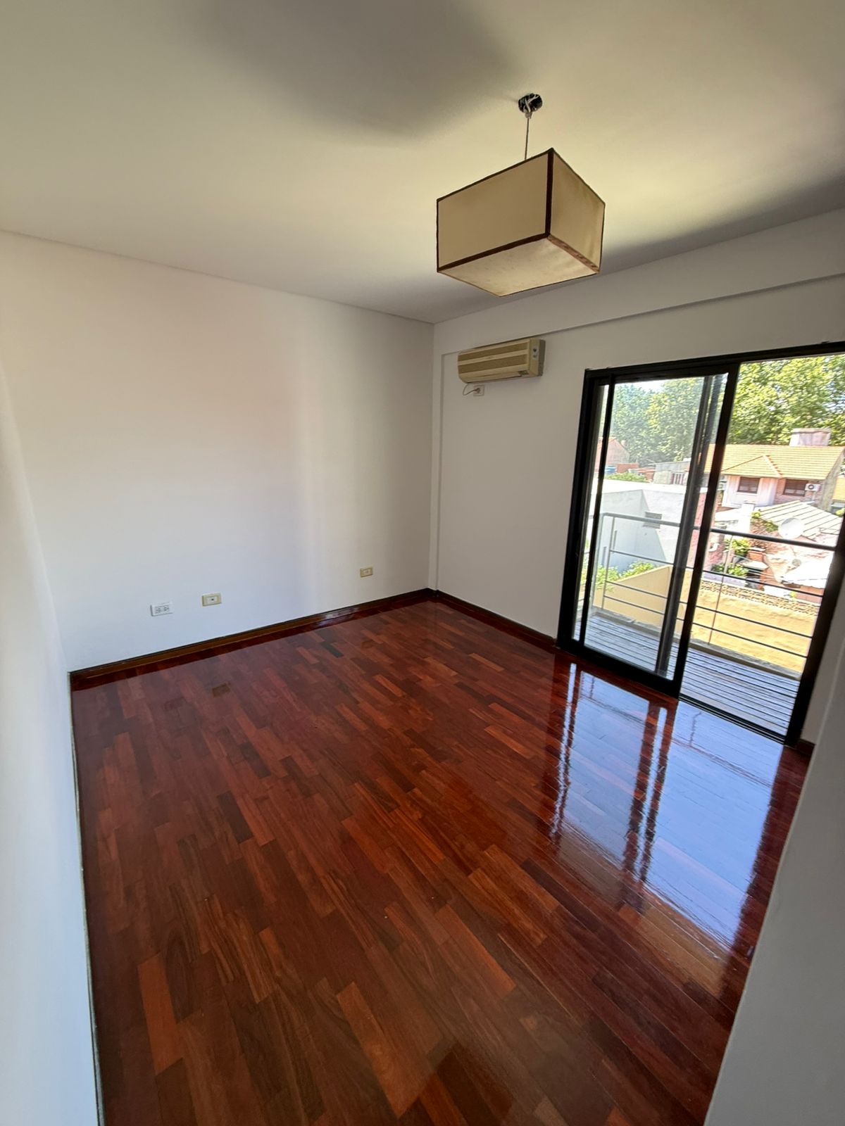 aparopropiedades - Departamento de 2 ambientes con cochera en Quilmes 