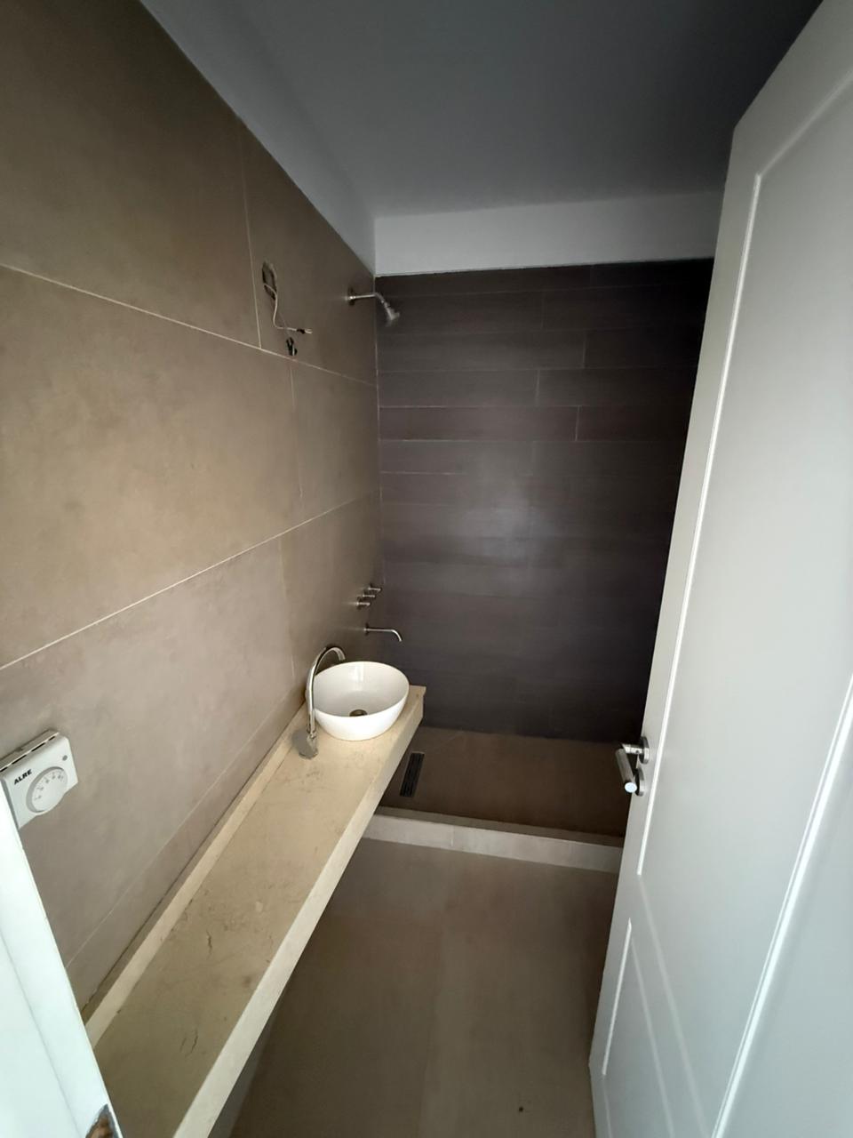 aparopropiedades - Departamento de 2 ambientes con cochera 