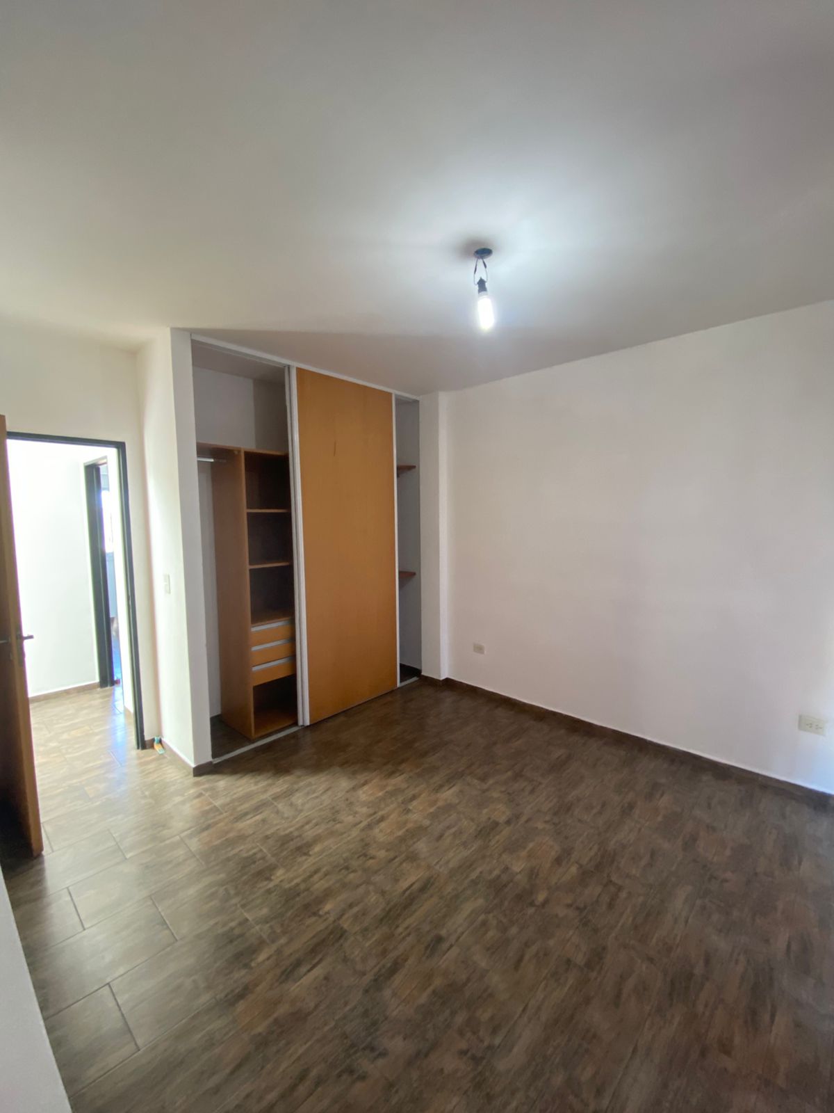 aparopropiedades - Triplex en Alquiler