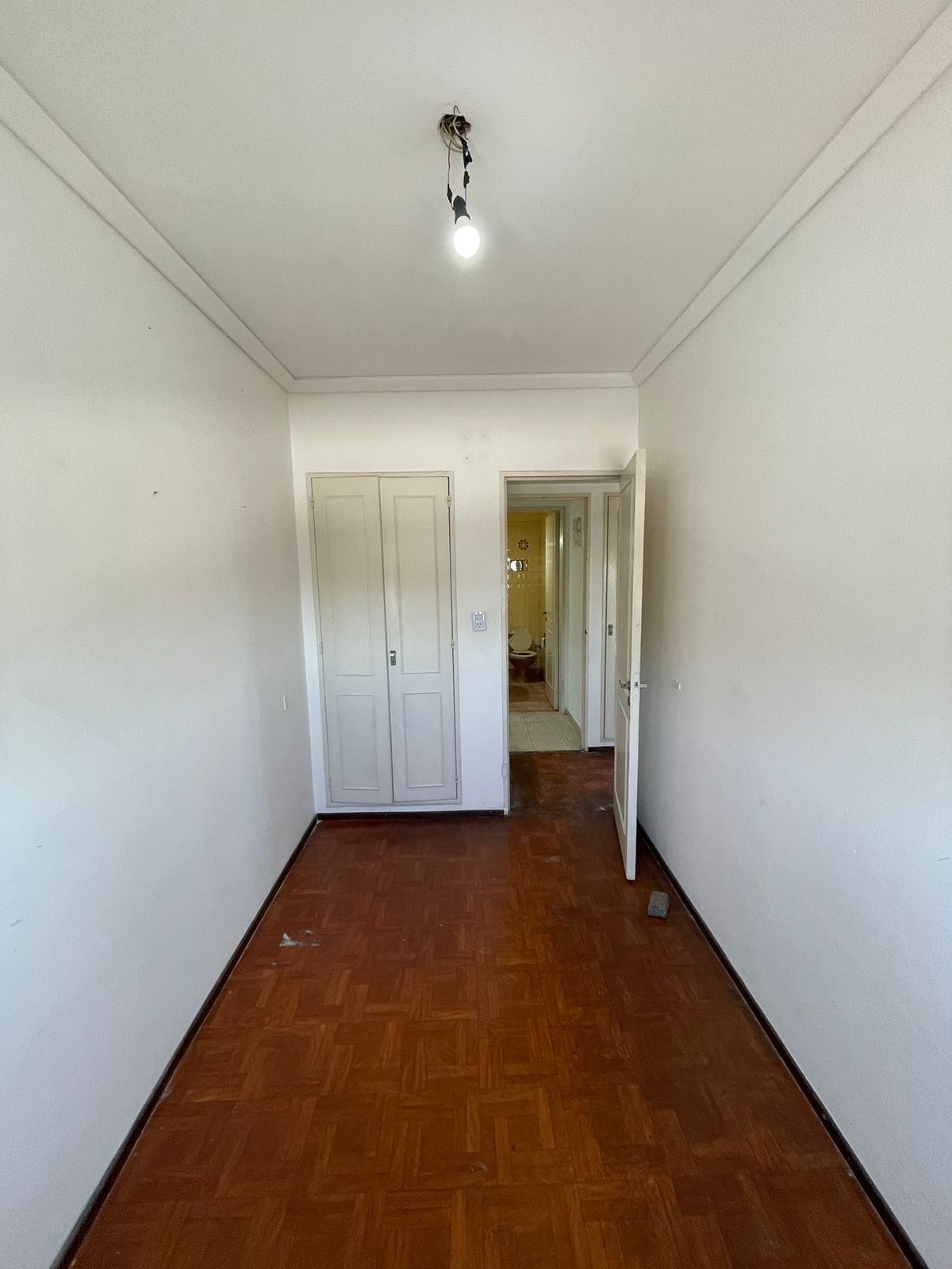 aparopropiedades - Departamento de 4 ambientes con cochera en Quilmes centro