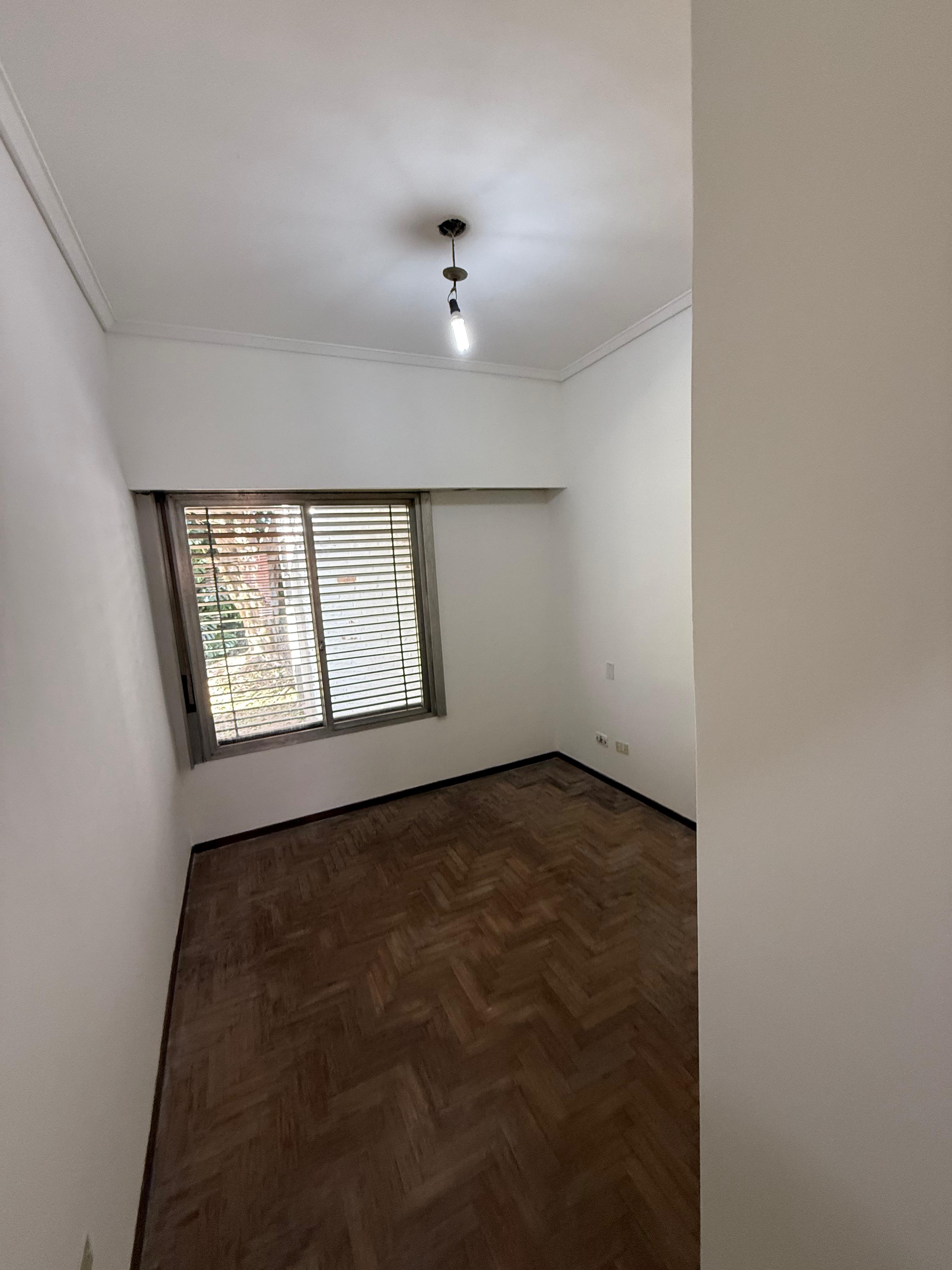 aparopropiedades - Casa para uso Profesional Exclusivo