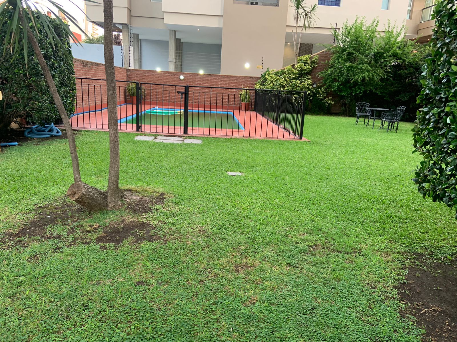 aparopropiedades - Departamento de 4 ambientes con cochera en Quilmes centro