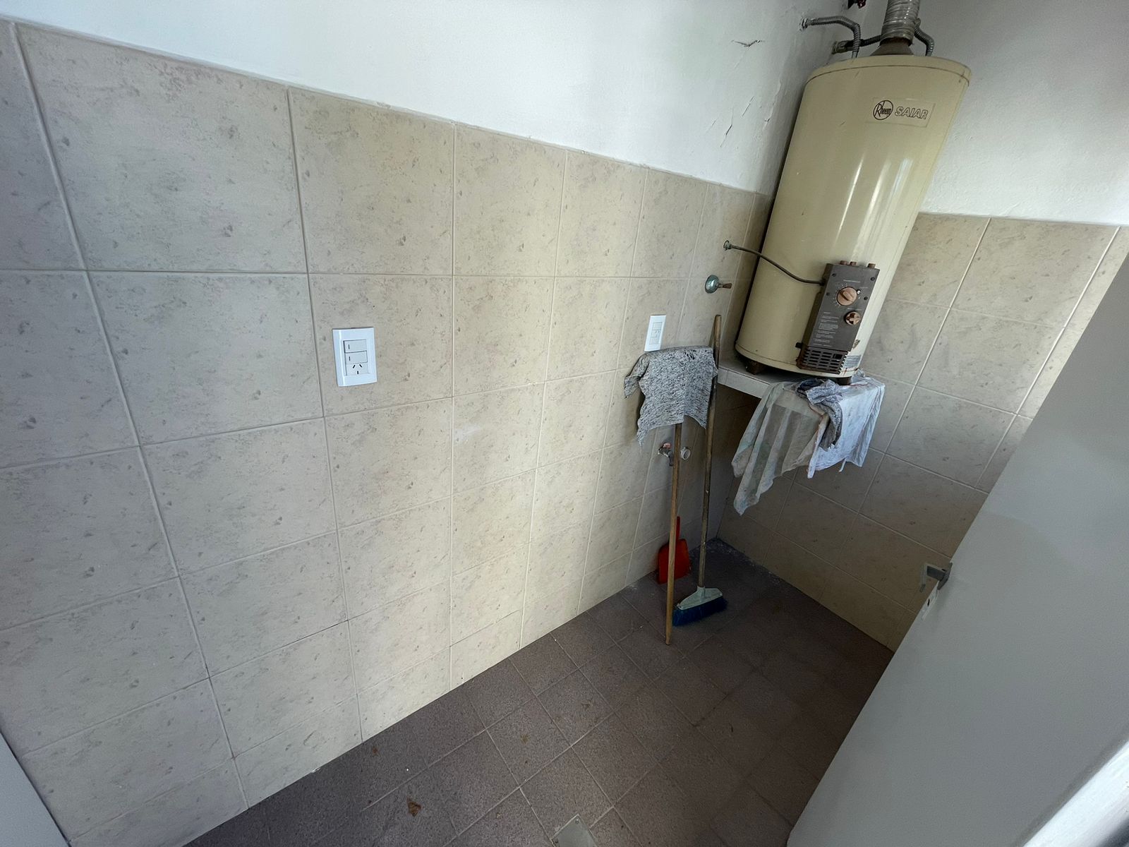 aparopropiedades - Casa en alquiler en Bernal