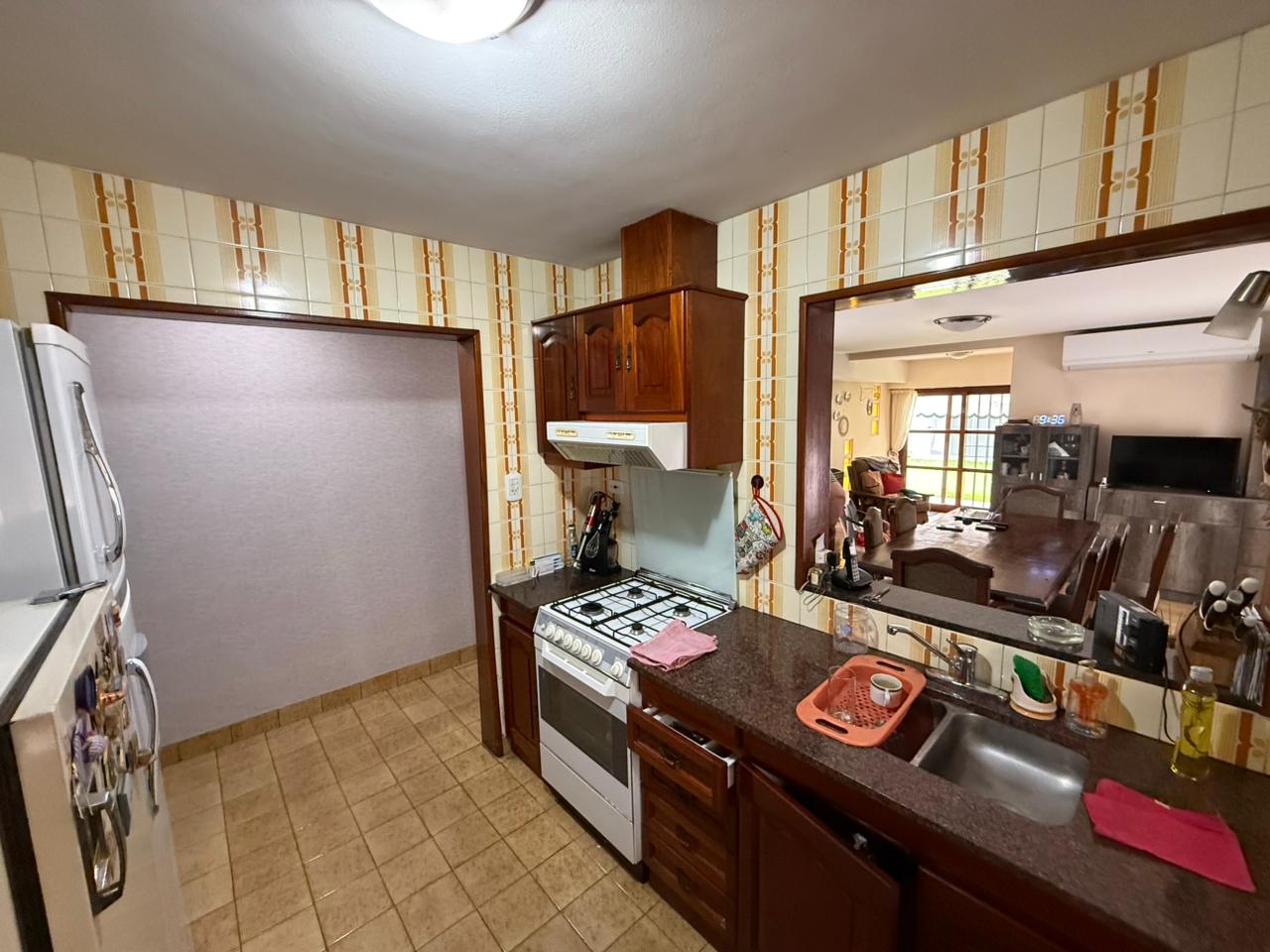 aparopropiedades - Chalet en Quilmes a la venta