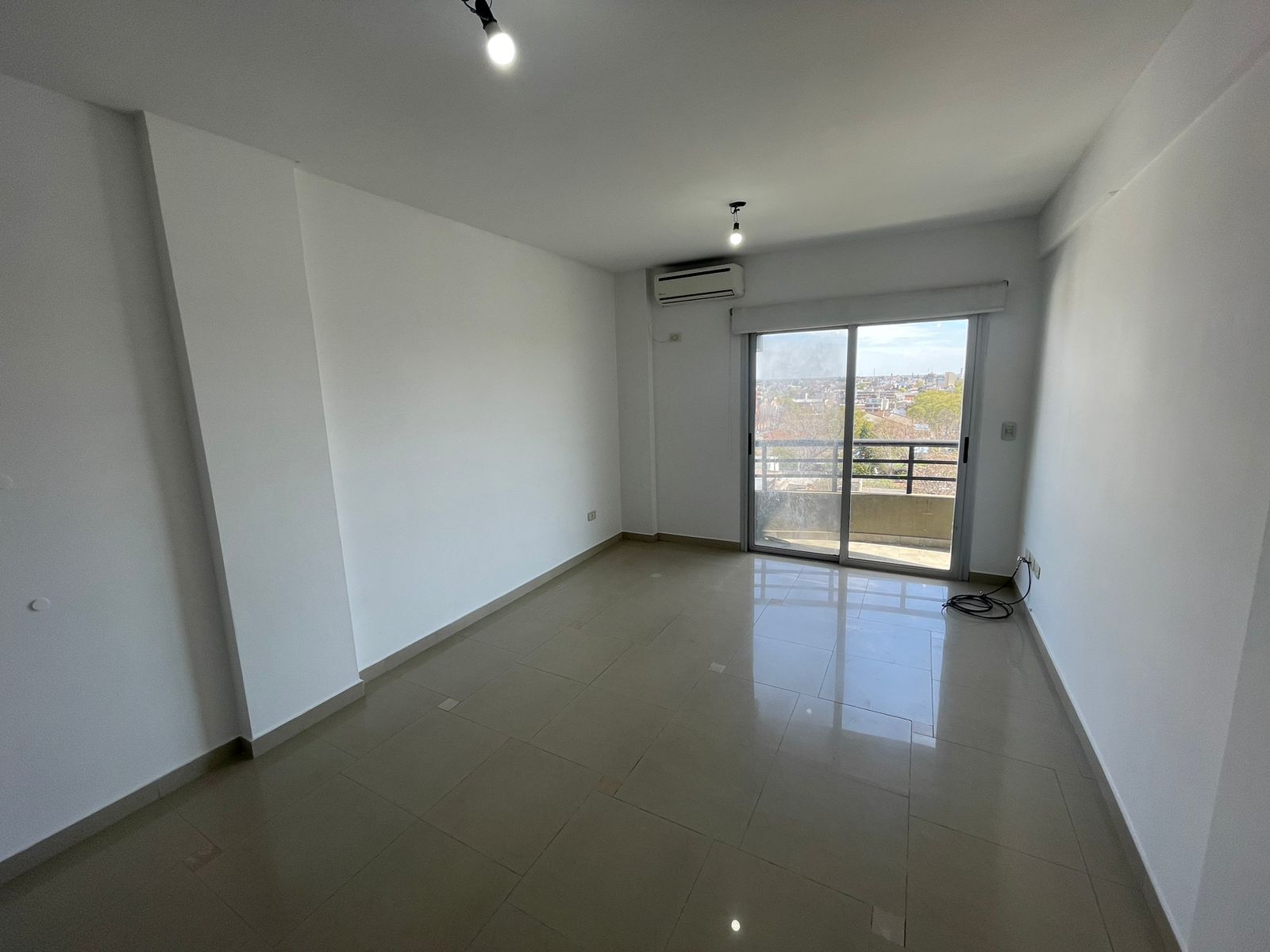 aparopropiedades - Departamento de 2 ambientes con cochera en Quilmes 