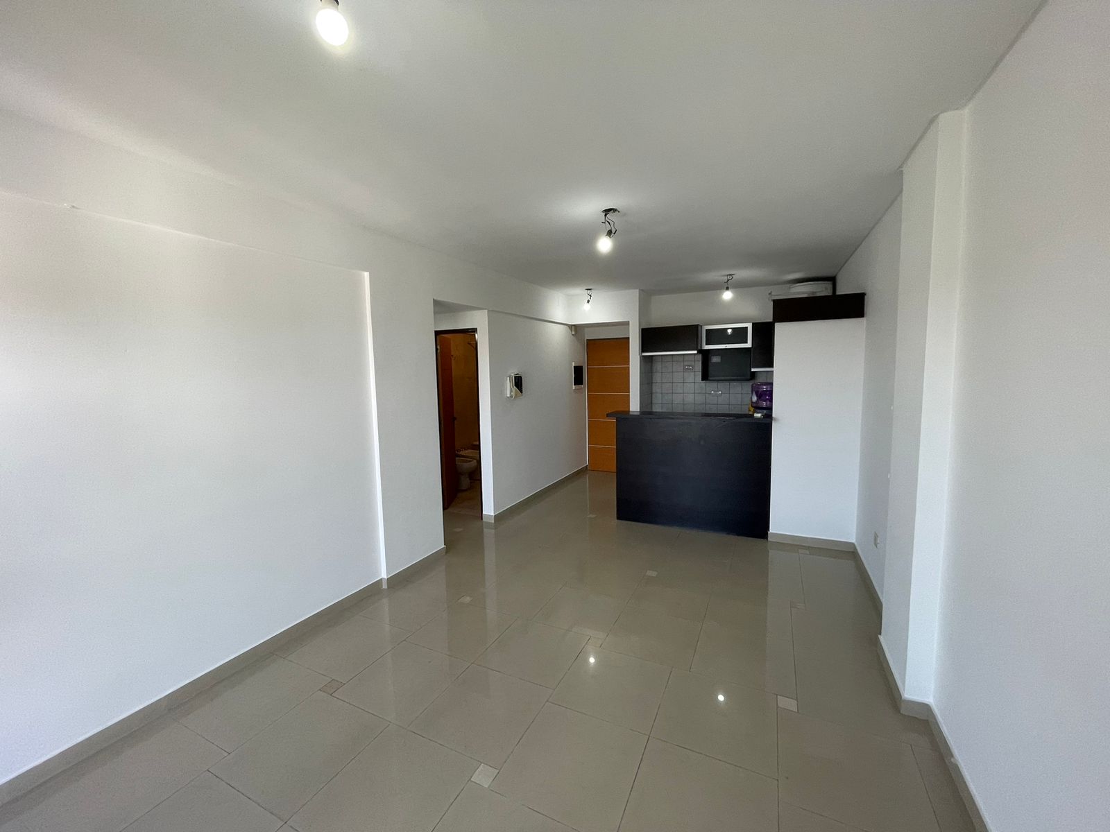 aparopropiedades - Departamento de 2 ambientes con cochera en Quilmes 