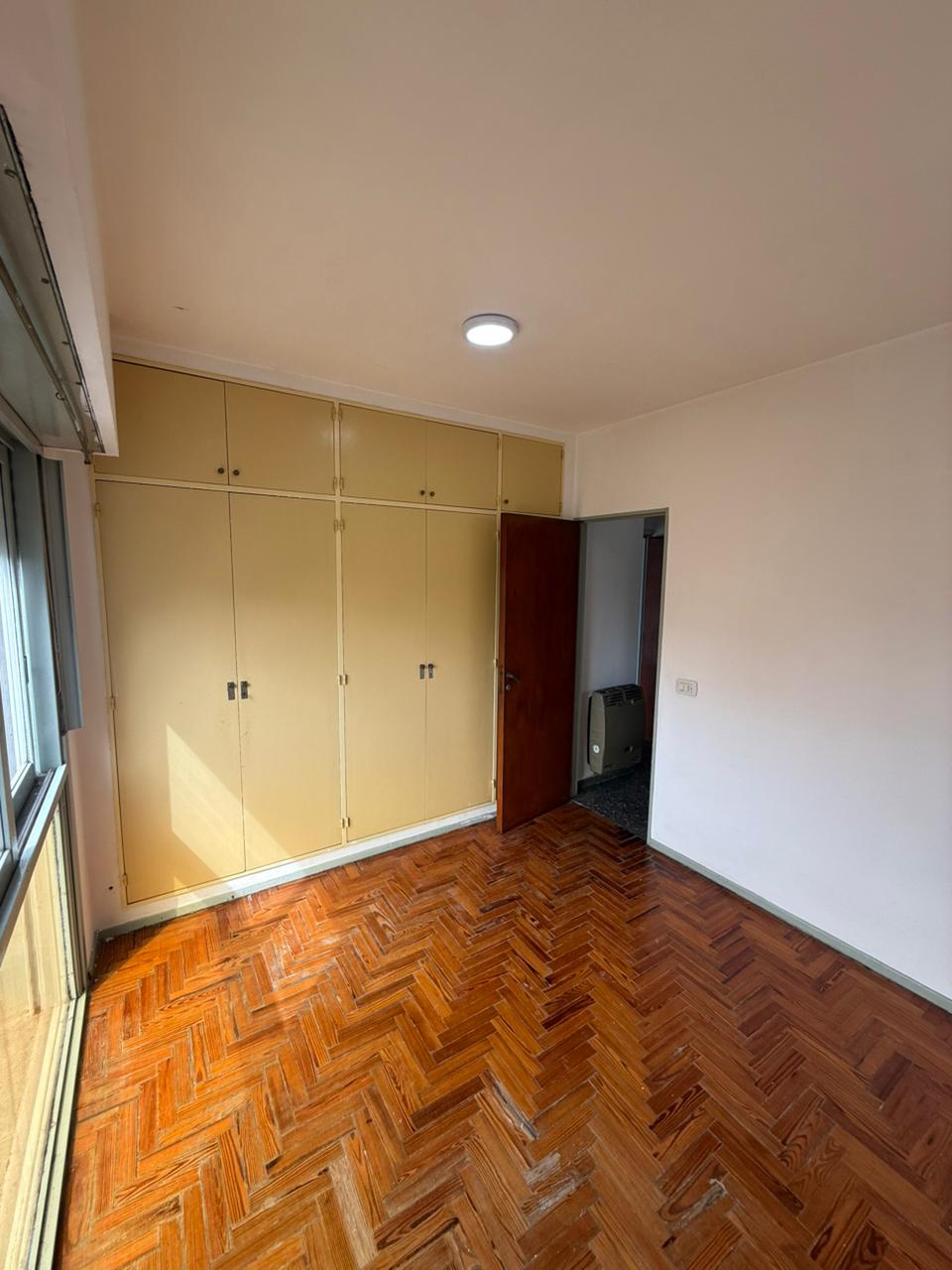 aparopropiedades - Departamento de 3 ambientes en Quilmes Centro