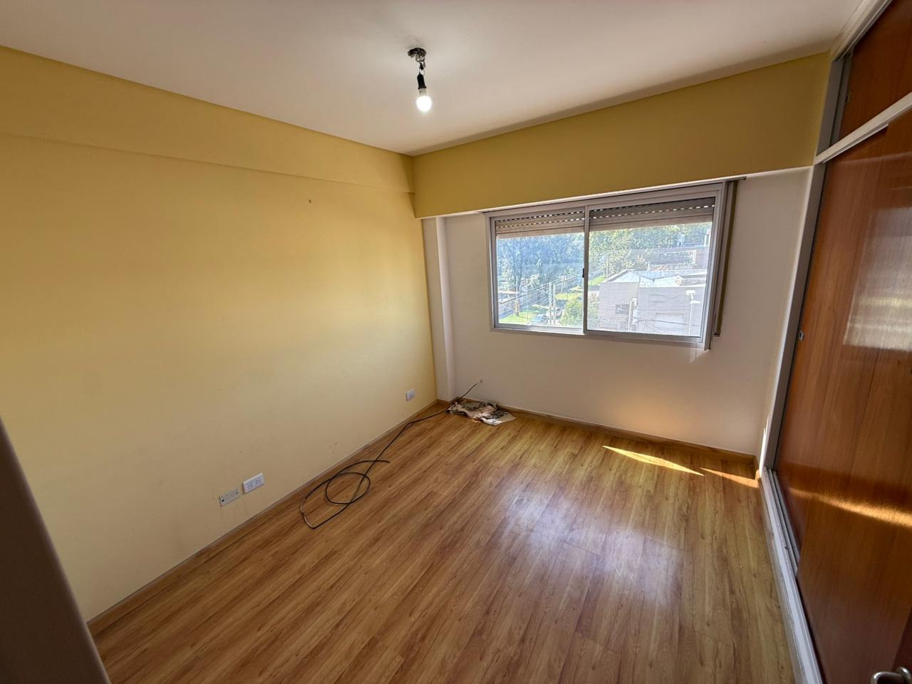 aparopropiedades - Departamento de 2 ambientes en Quilmes Este en venta