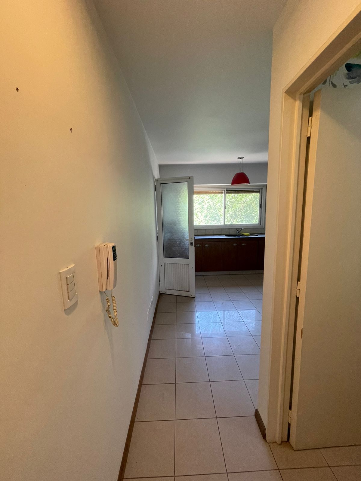 aparopropiedades - Semipiso con cochera en Quilmes centro en Alquiler