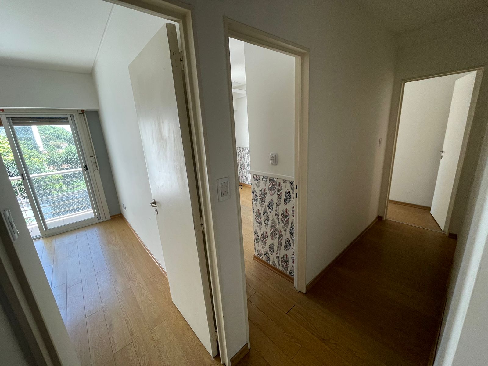 aparopropiedades - Semipiso con cochera en Quilmes centro en Alquiler