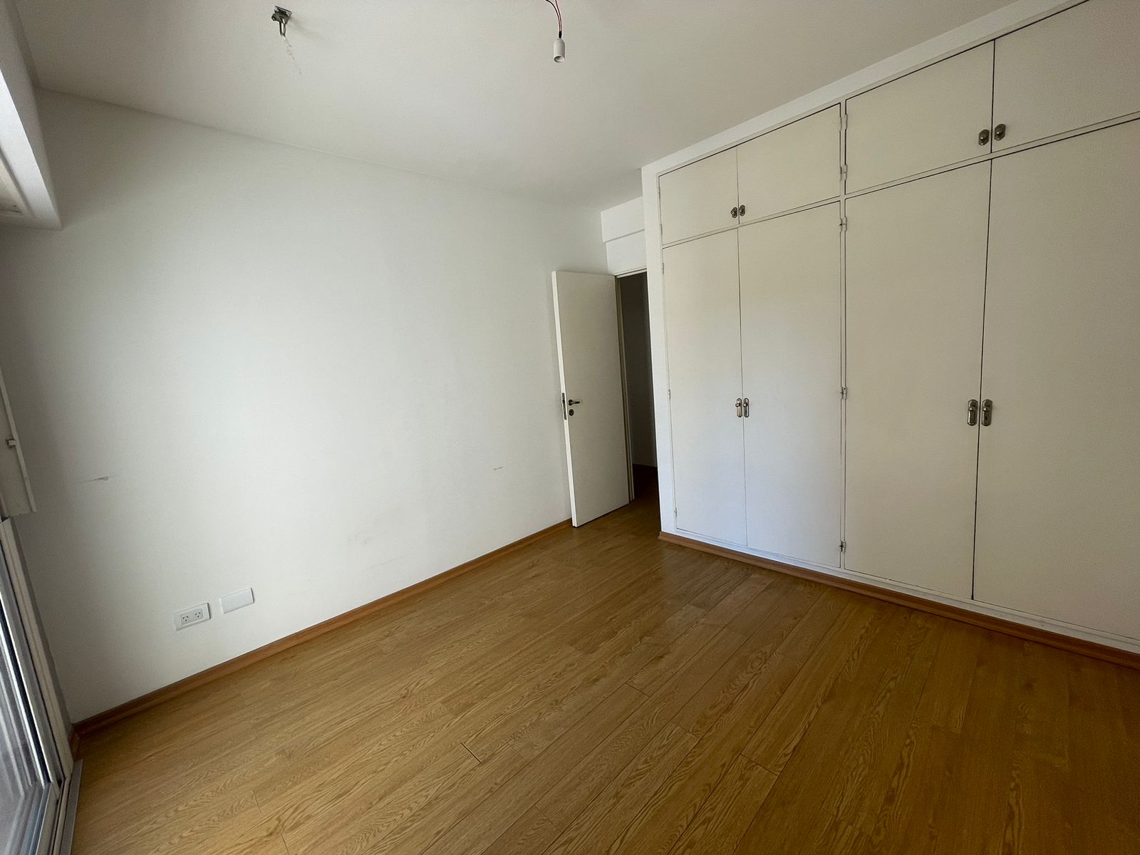 aparopropiedades - Semipiso con cochera en Quilmes centro en Alquiler