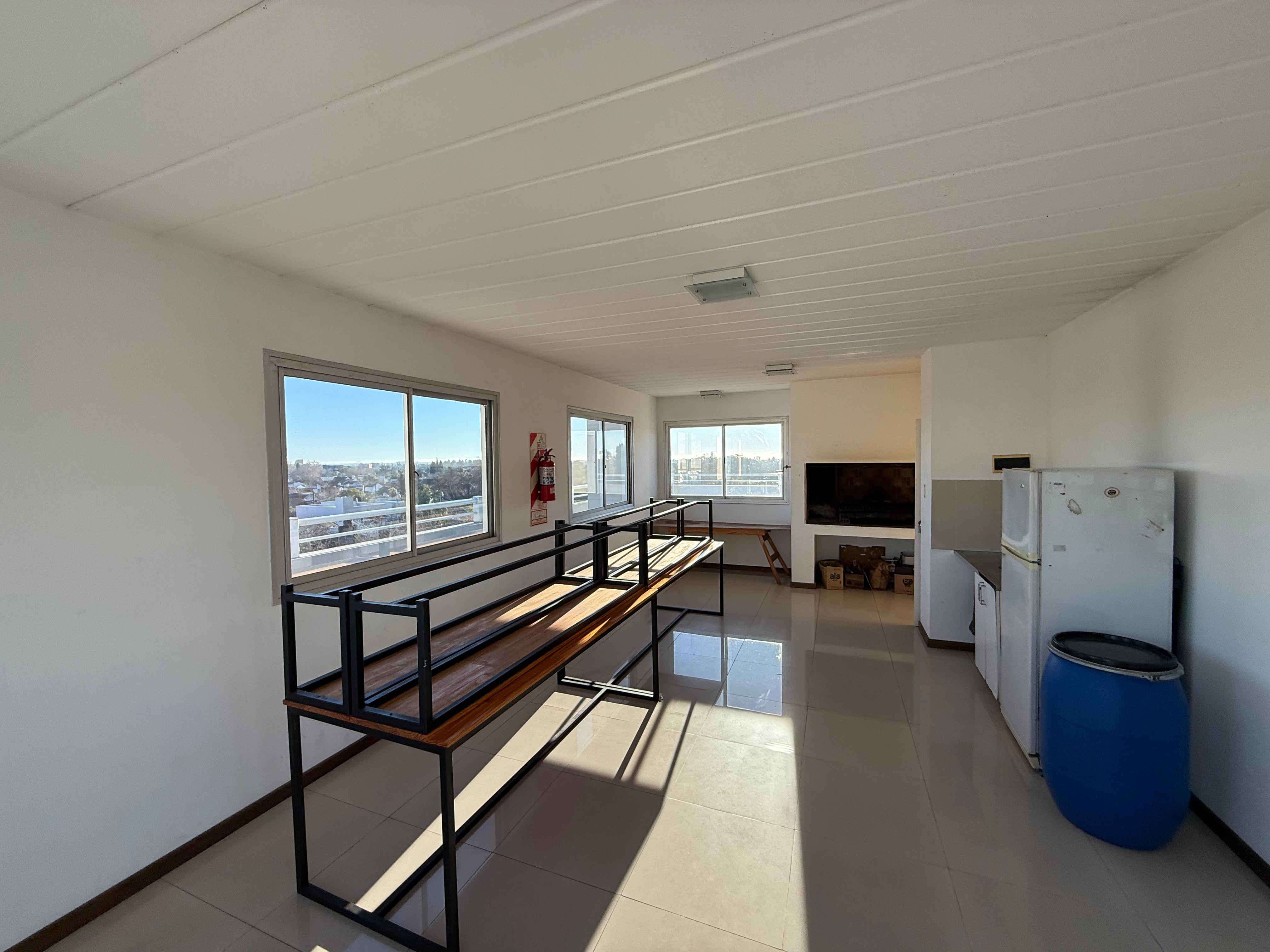 aparopropiedades - Departamento de 3 ambientes con cochera en Quilmes 
