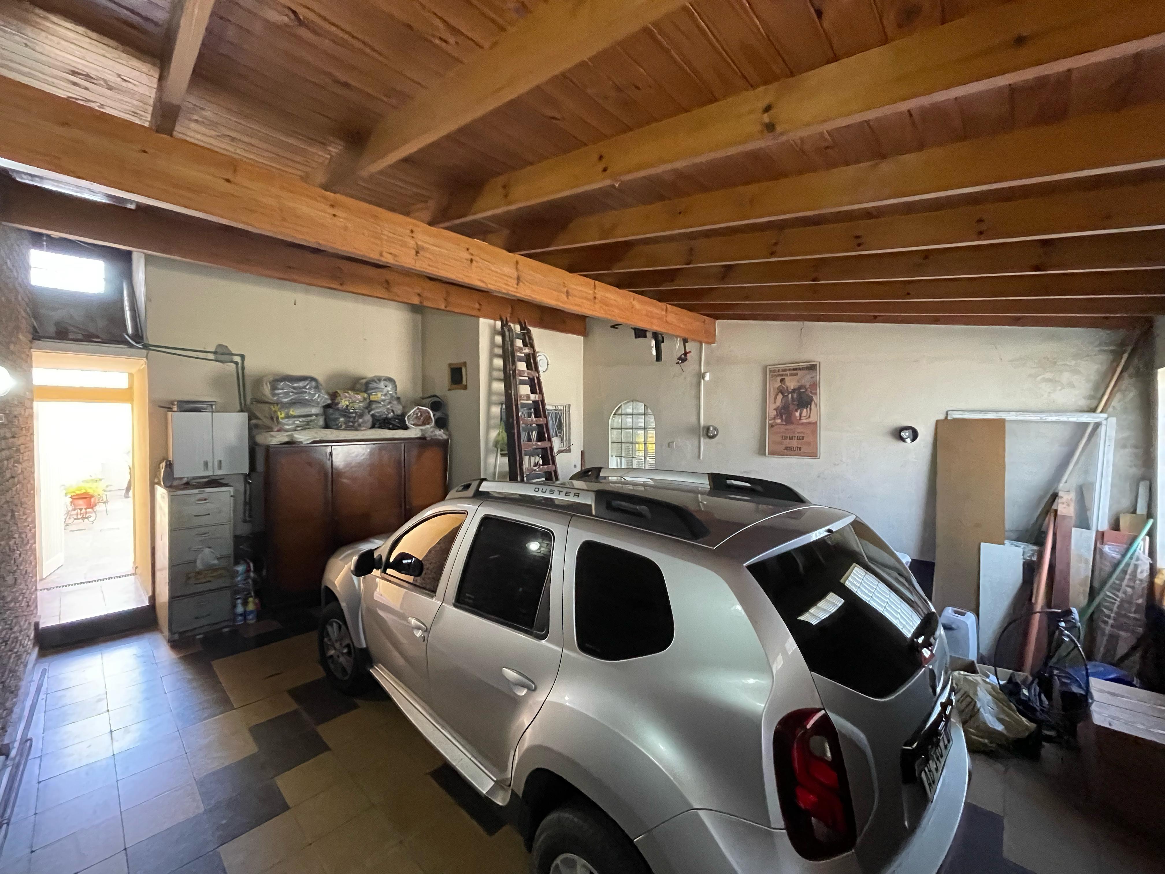 aparopropiedades - Chalet en Quilmes Oeste a la Venta