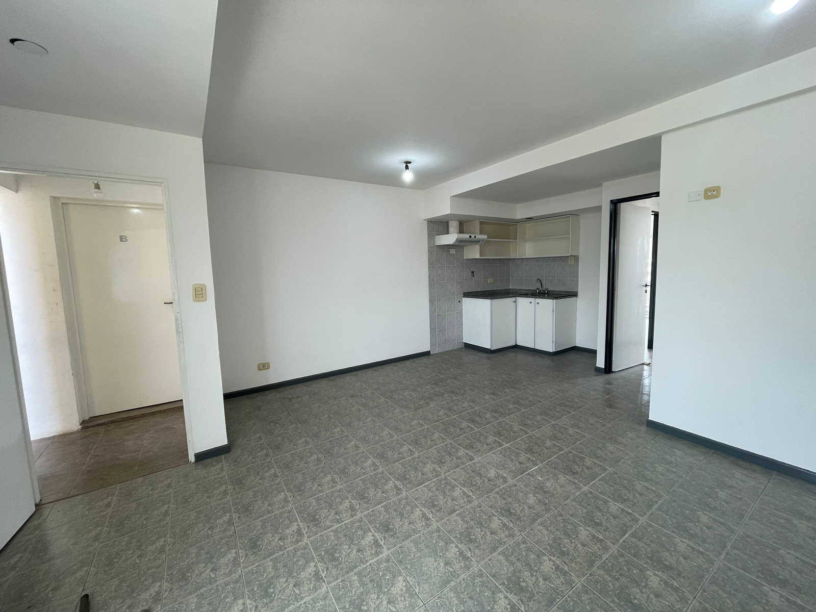 aparopropiedades - Departamento de 3 ambientes en Bernal Oeste