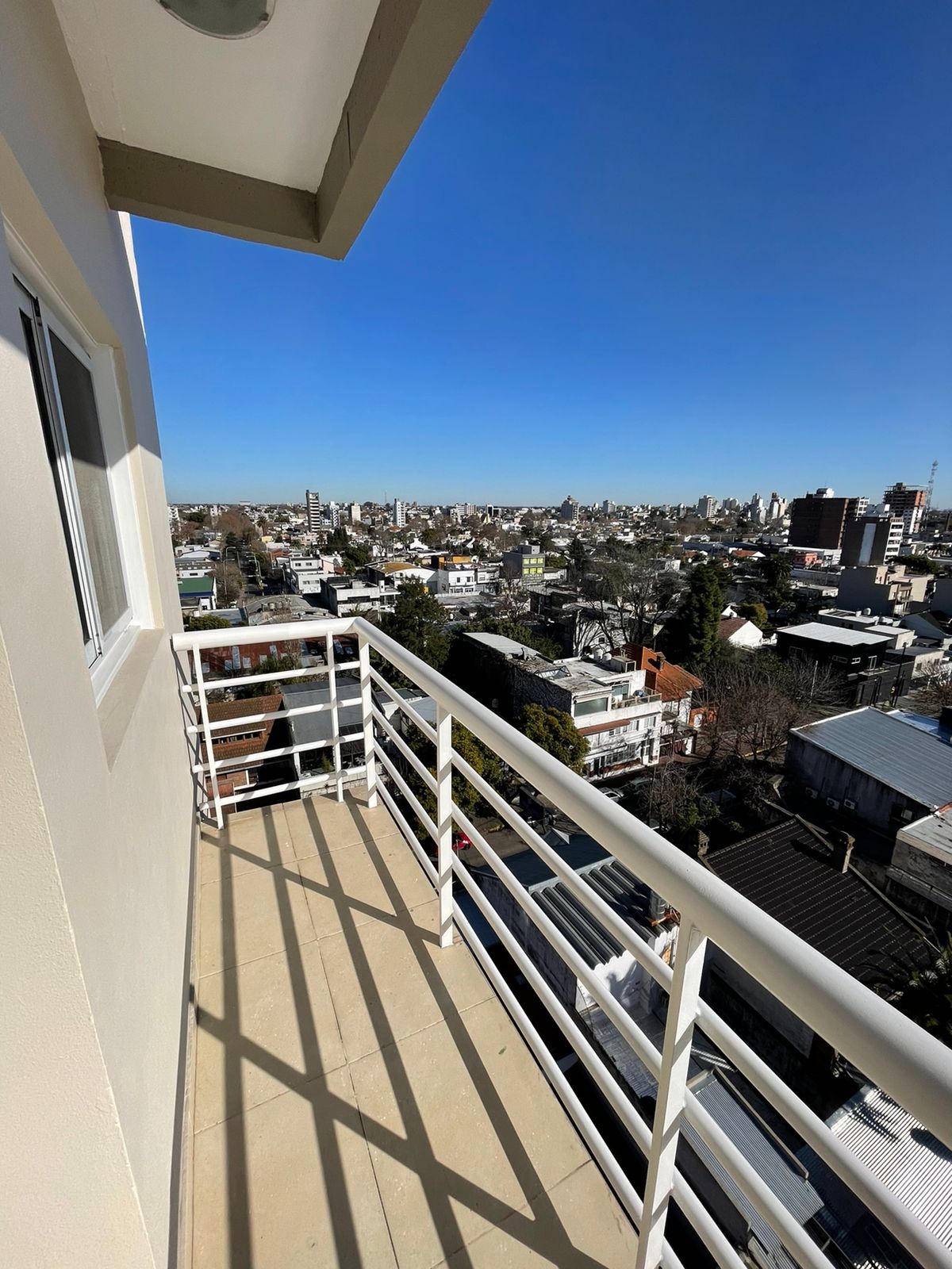 aparopropiedades - Departamento de 2 ambientes con cochera en Quilmes 