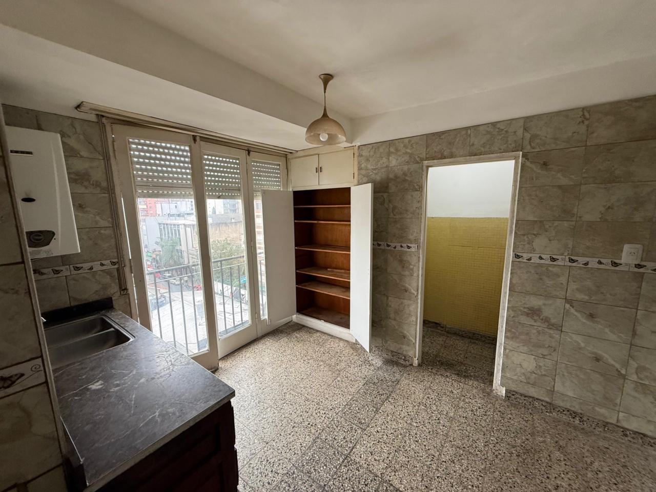 aparopropiedades - Departamento de 3 ambientes en Quilmes centro