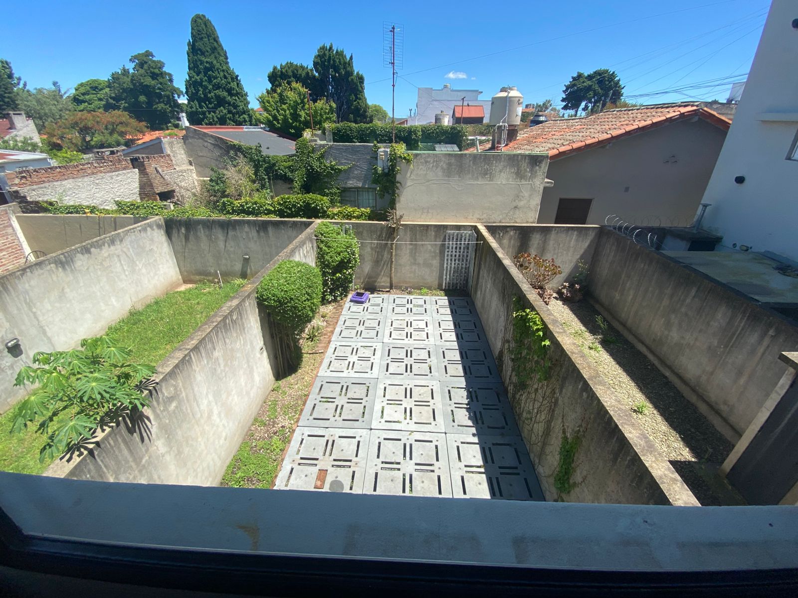 aparopropiedades - Triplex en Alquiler