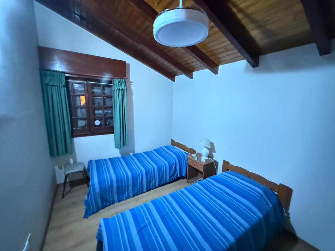 aparopropiedades - Chalet en Quilmes a la venta