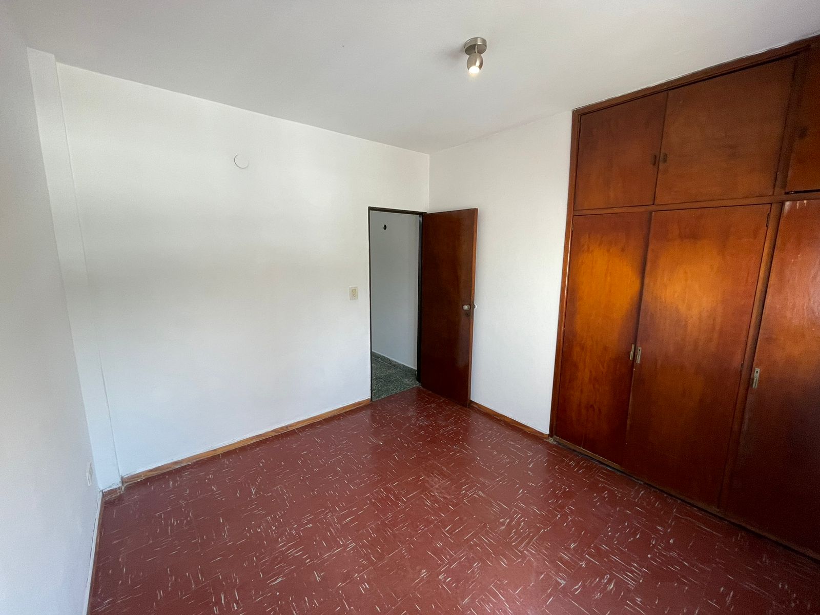 aparopropiedades - Departamento de 2 ambientes en Quilmes centro