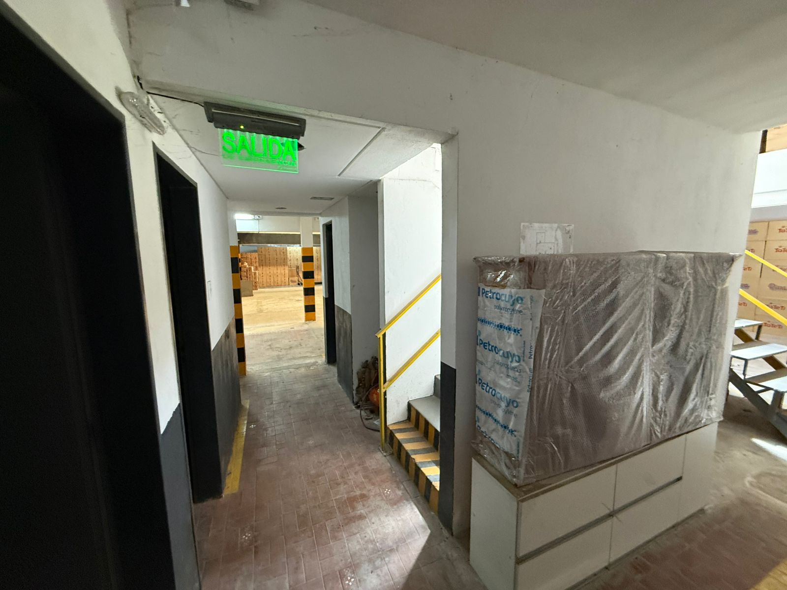 aparopropiedades - Galpón industrial en Alquiler en zona de Quilmes Oeste