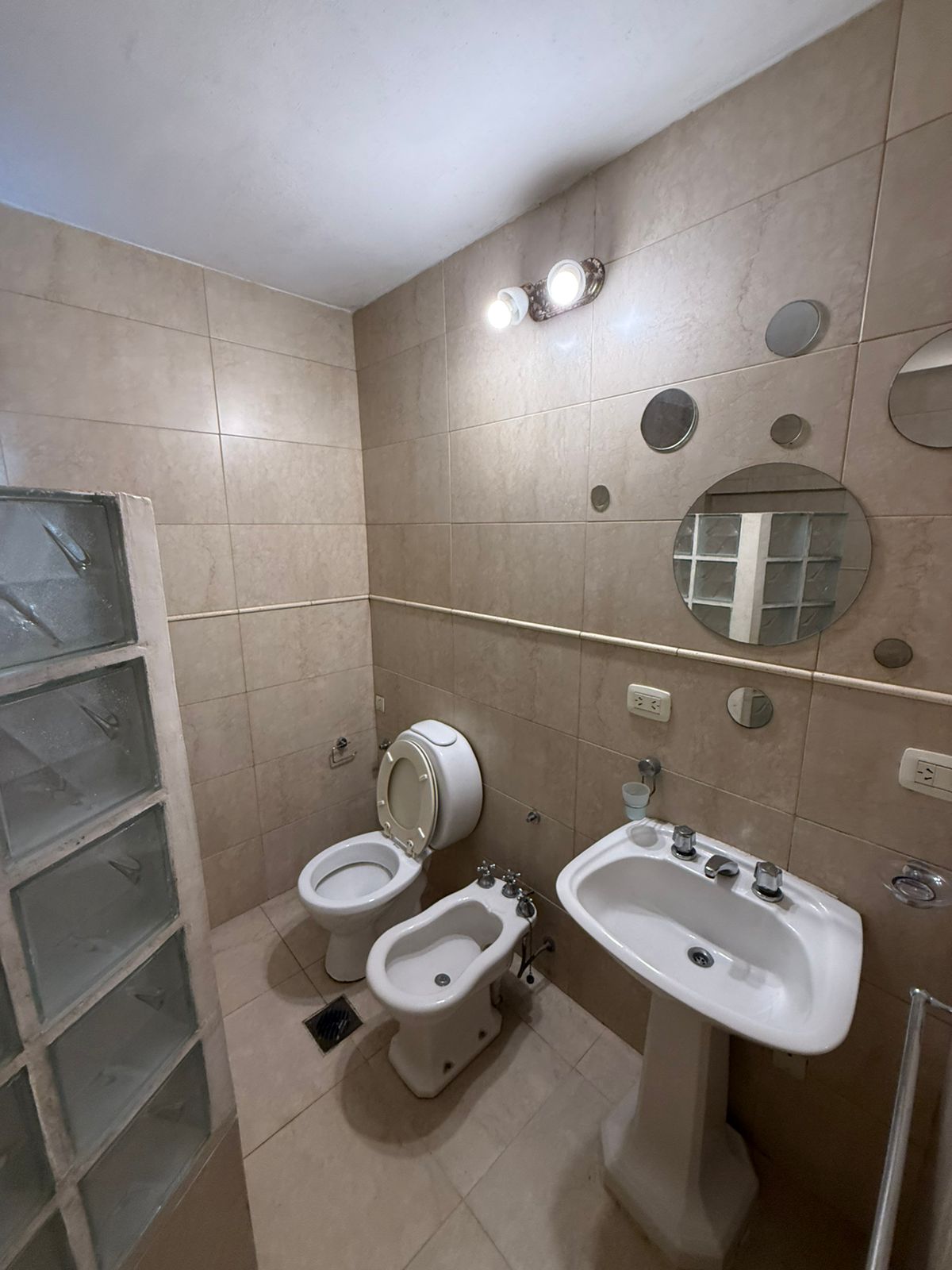 aparopropiedades - Departamento de 3 ambientes en Quilmes Oeste