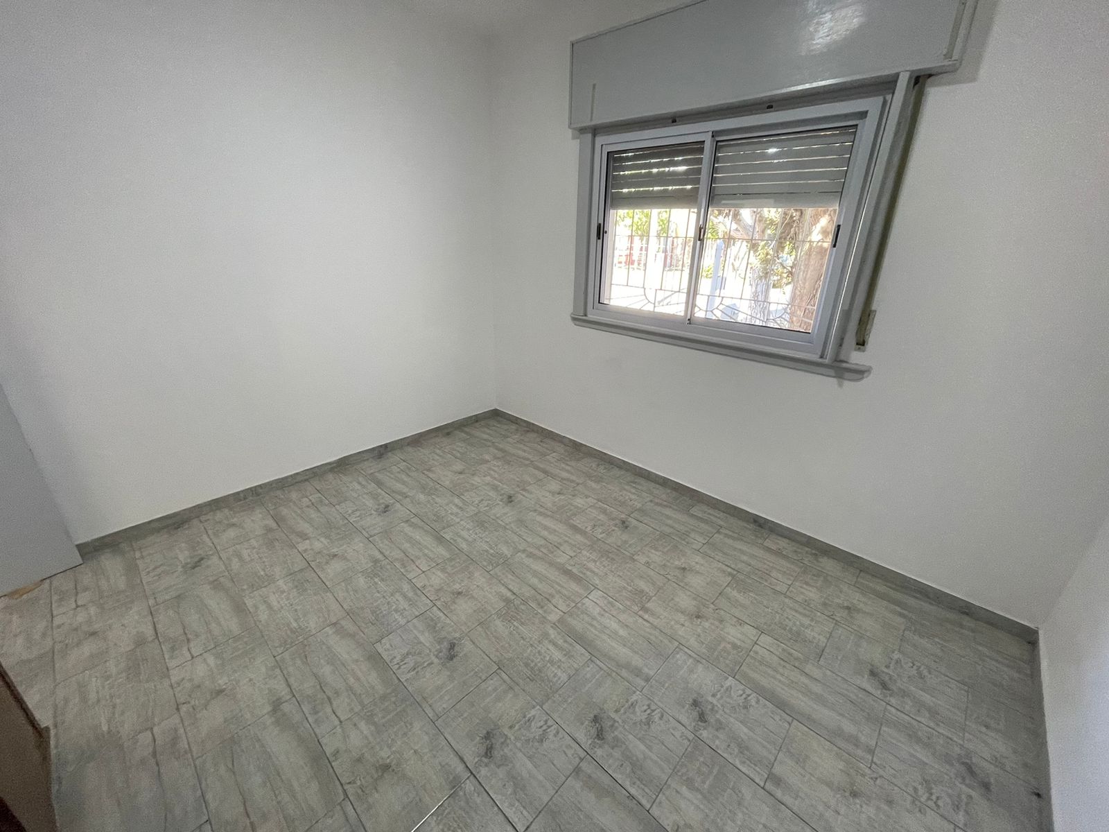 aparopropiedades - Casa en alquiler en Bernal