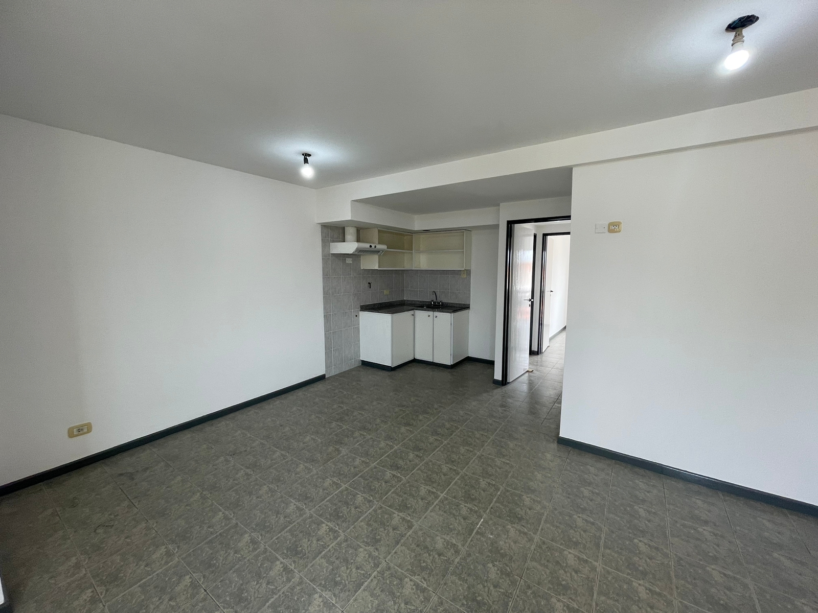 aparopropiedades - Departamento de 3 ambientes en Bernal Oeste