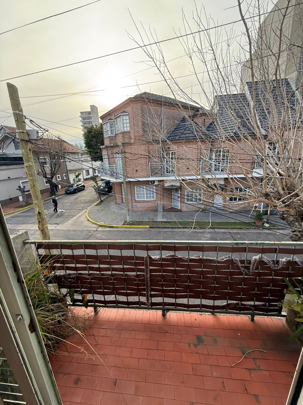 aparopropiedades - Departamento en planta alta en Bernal centro