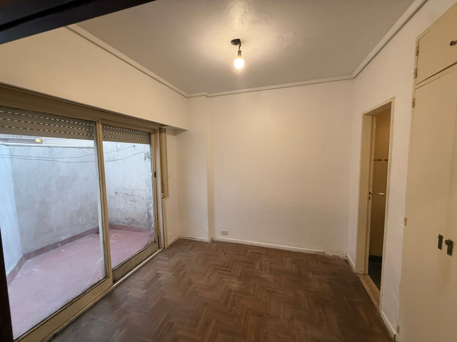 aparopropiedades - Monoambiente en alquiler sobre Rivadavia