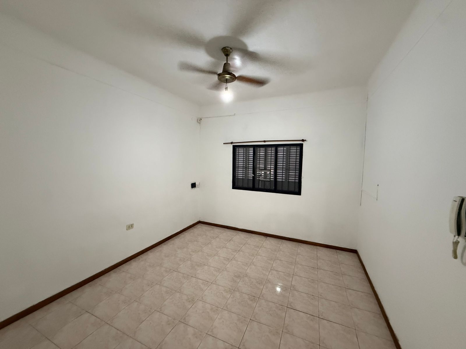 aparopropiedades - Departamento de 2 ambientes en planta baja en Quilmes 