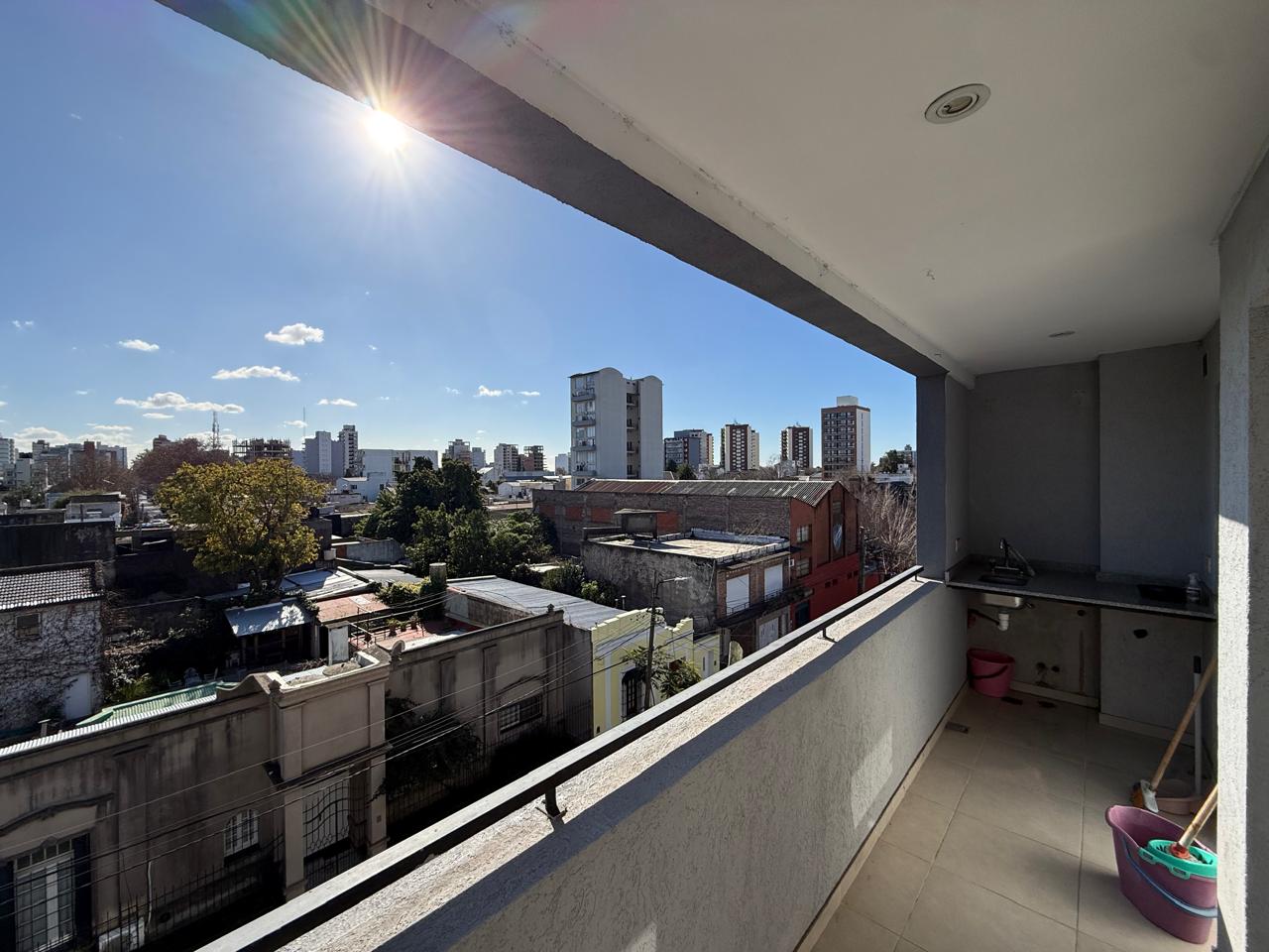 aparopropiedades - Departamento de 2 ambientes con cochera en Quilmes 