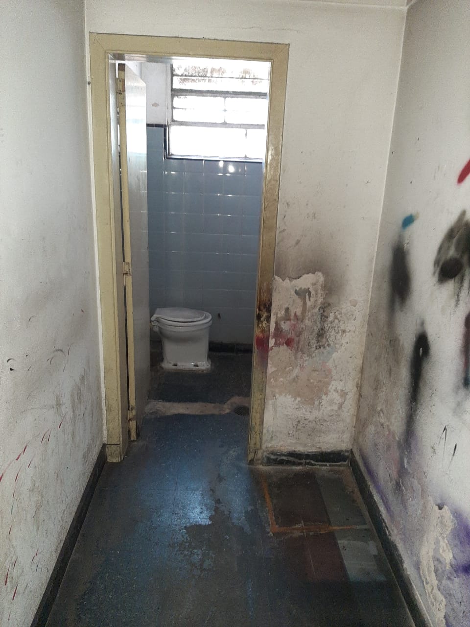 aparopropiedades - Local comercial en Quilmes 